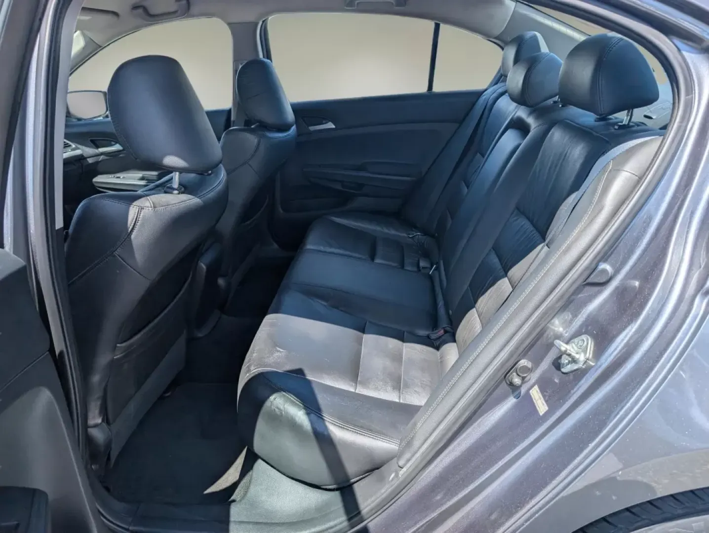 2011 Honda Accord Sdn SE (1HGCP2F67BA) with an Other engine, located at 521 Old Farm Lane Rd, Prattville, AL, 36066, (334) 325-1505, 32.482460, -86.416367 - Discover your next adventure with the 2011 Honda Accord SE, a sedan that effortlessly blends style, comfort, and reliability. Whether you're commuting to work, ferrying the kids to soccer practice, or planning a weekend getaway, this car is designed to meet the diverse needs of today's busy lifestyl - Photo#10