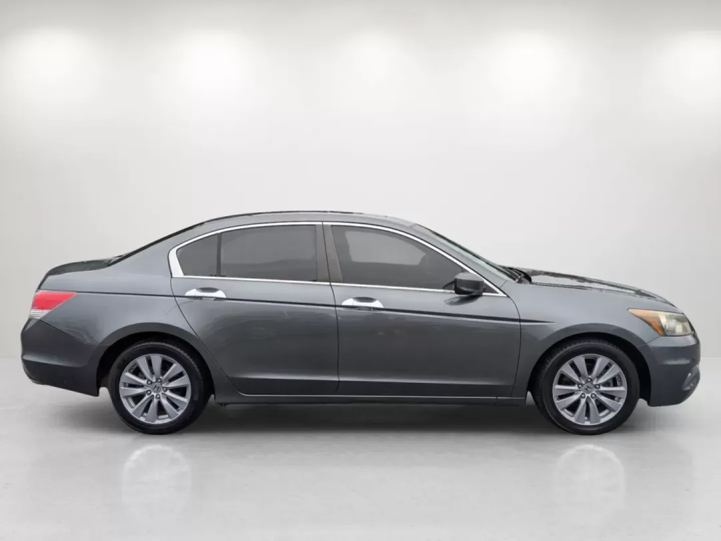 2011 Honda Accord Sdn EX-L (1HGCP3F87BA) with an Other engine, located at 1430 Gateway Drive, Opelika, AL, 36801, (334) 239-0944, 32.637871, -85.409790 - Experience life on the road with the perfect blend of comfort, reliability, and style in this stunning 2011 Honda Accord Sdn EX-L, available now at Gils Auto in Phenix City, AL. This sedan is not just a vehicle; it's a lifestyle choice for commuters, families, and adventure seekers alike. Whether yo - Photo#3