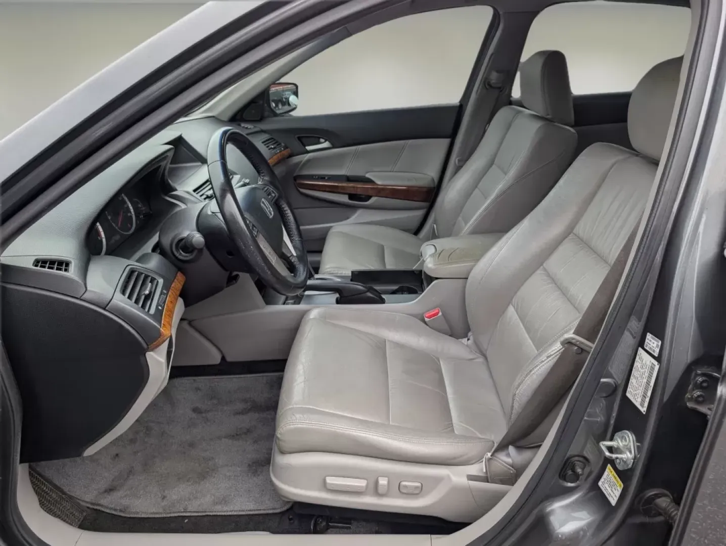 2011 Honda Accord Sdn EX-L (1HGCP3F87BA) with an Other engine, located at 1430 Gateway Drive, Opelika, AL, 36801, (334) 239-0944, 32.637871, -85.409790 - Experience life on the road with the perfect blend of comfort, reliability, and style in this stunning 2011 Honda Accord Sdn EX-L, available now at Gils Auto in Phenix City, AL. This sedan is not just a vehicle; it's a lifestyle choice for commuters, families, and adventure seekers alike. Whether yo - Photo#9