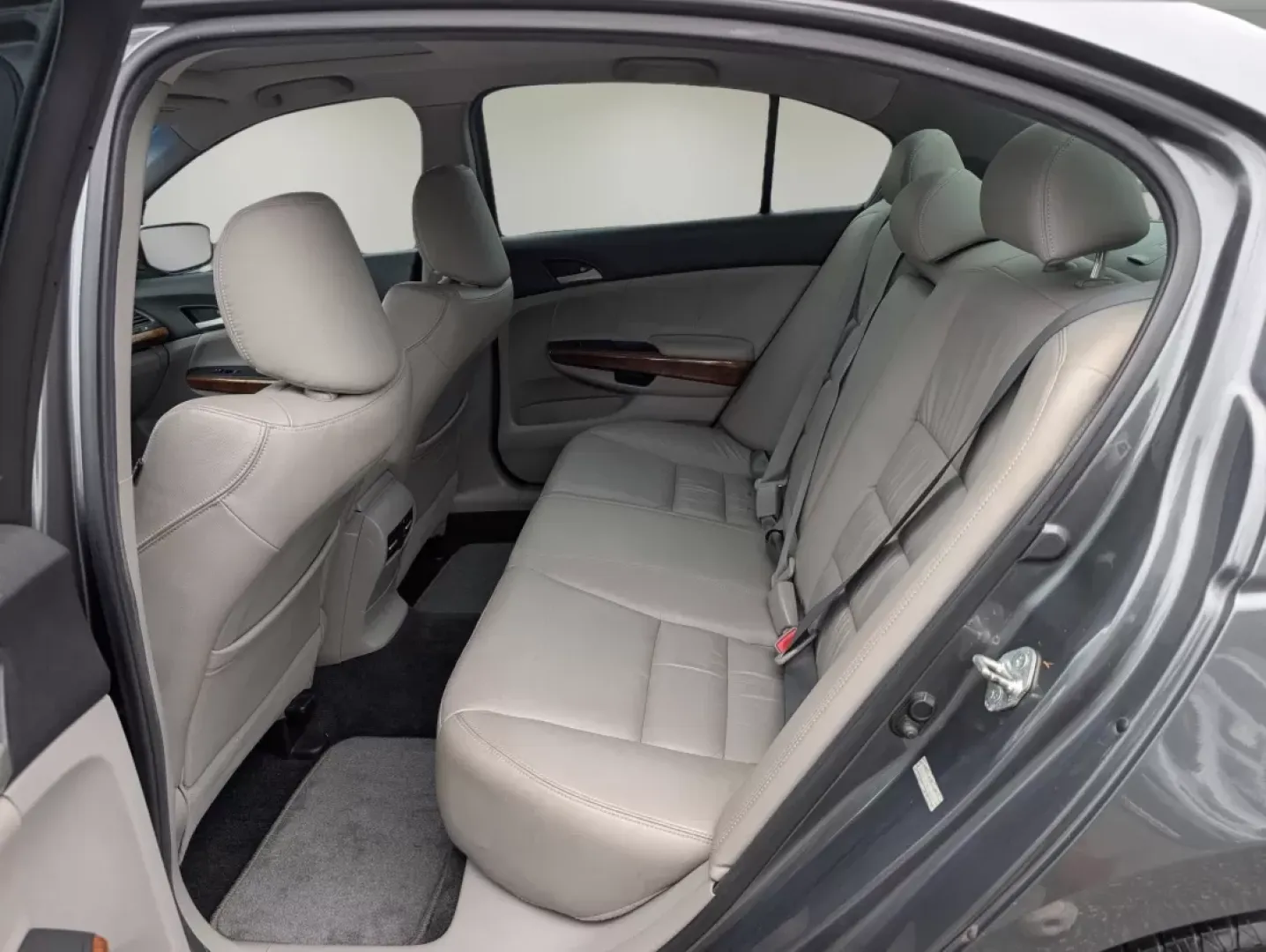 2011 Honda Accord Sdn EX-L (1HGCP3F87BA) with an Other engine, located at 1430 Gateway Drive, Opelika, AL, 36801, (334) 239-0944, 32.637871, -85.409790 - Experience life on the road with the perfect blend of comfort, reliability, and style in this stunning 2011 Honda Accord Sdn EX-L, available now at Gils Auto in Phenix City, AL. This sedan is not just a vehicle; it's a lifestyle choice for commuters, families, and adventure seekers alike. Whether yo - Photo#10