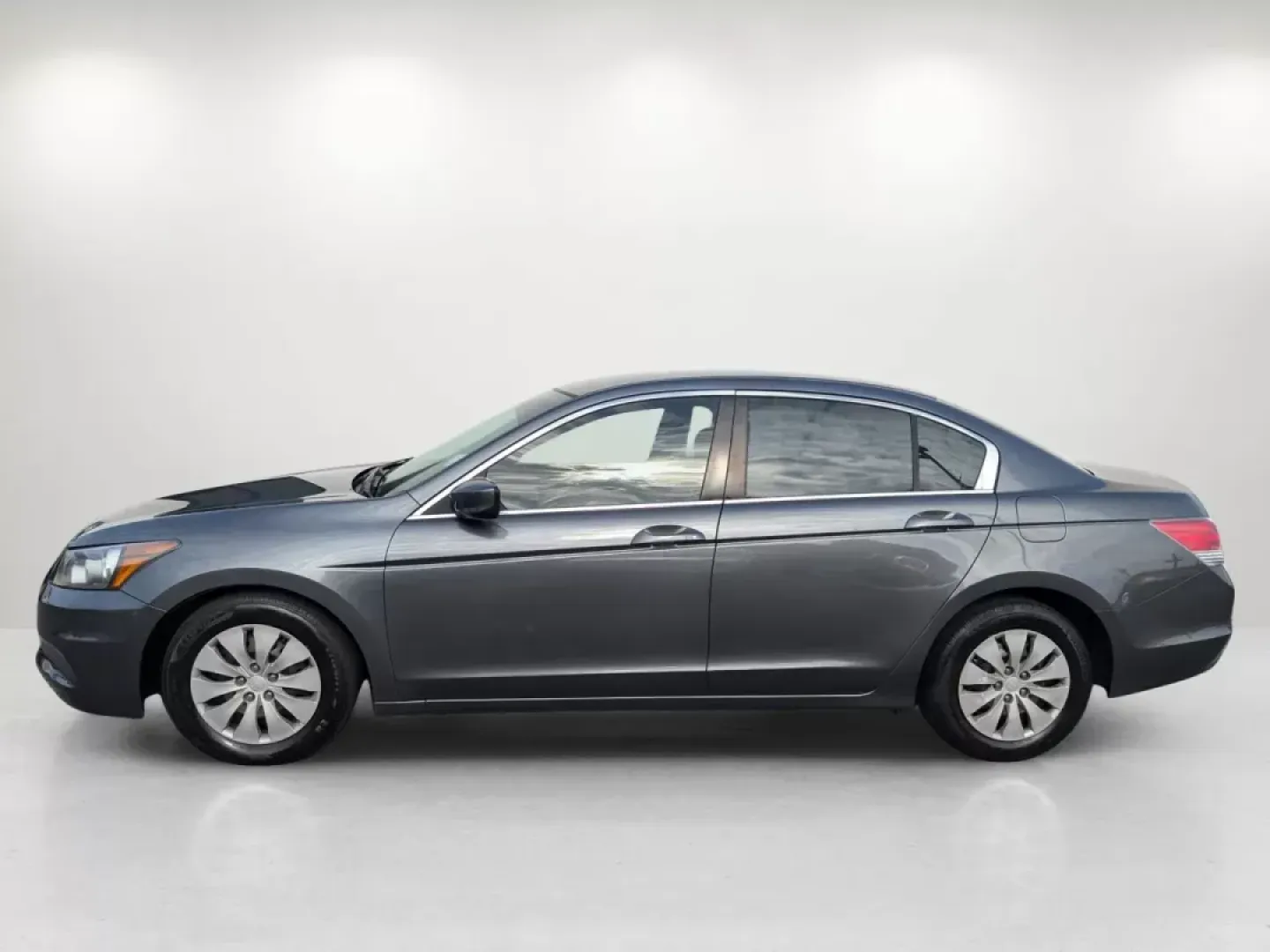 2011 Honda Accord Sdn LX (1HGCP2F37BA) with an Gas I4 2.4L/144 engine, 5-Speed Automatic transmission, located at 1430 Gateway Drive, Opelika, AL, 36801, (334) 239-0944, 32.637871, -85.409790 - 2011 Honda Accord Sdn LX - Photo#7