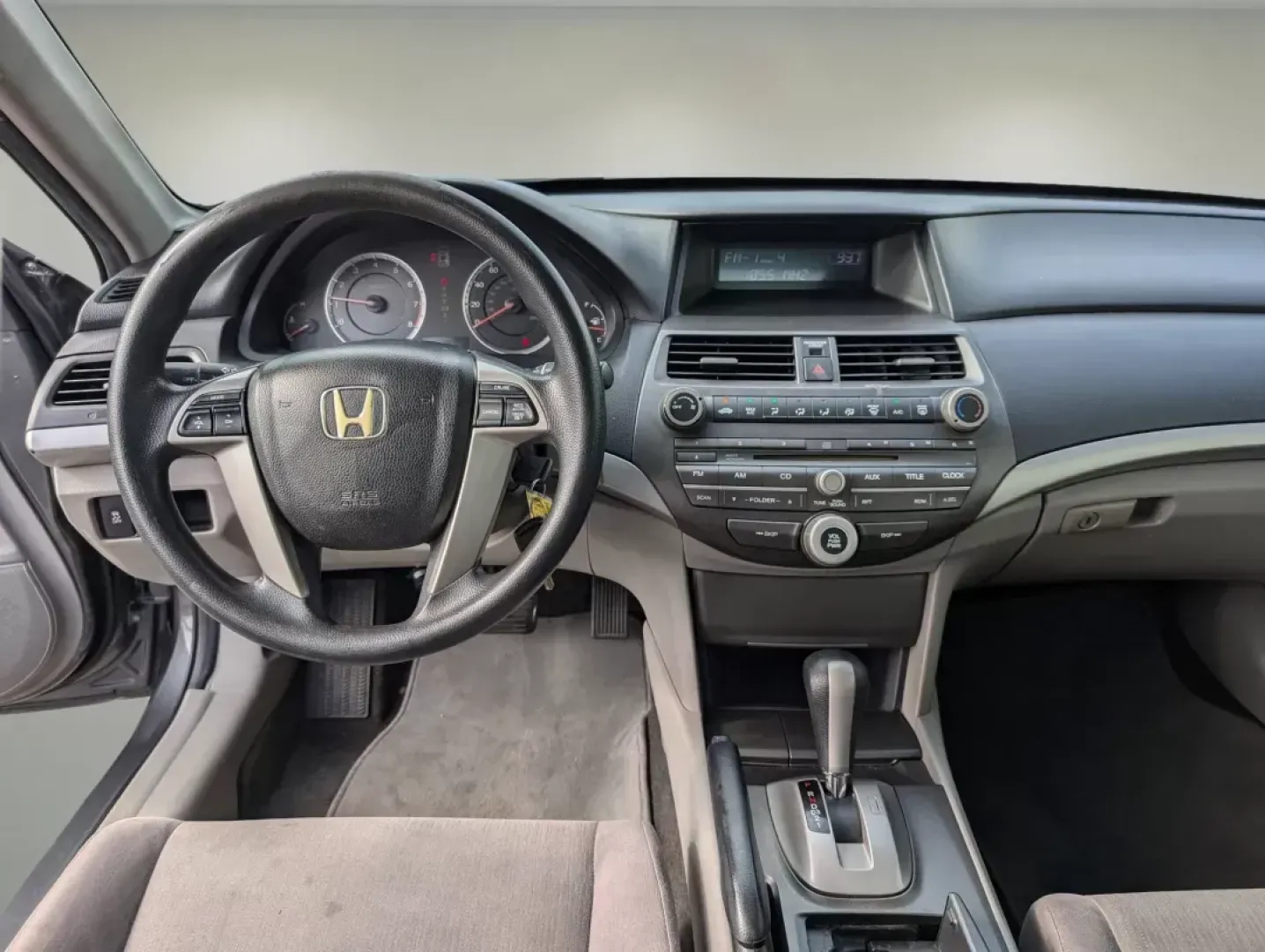2011 Honda Accord Sdn LX (1HGCP2F37BA) with an Gas I4 2.4L/144 engine, 5-Speed Automatic transmission, located at 1430 Gateway Drive, Opelika, AL, 36801, (334) 239-0944, 32.637871, -85.409790 - 2011 Honda Accord Sdn LX - Photo#11