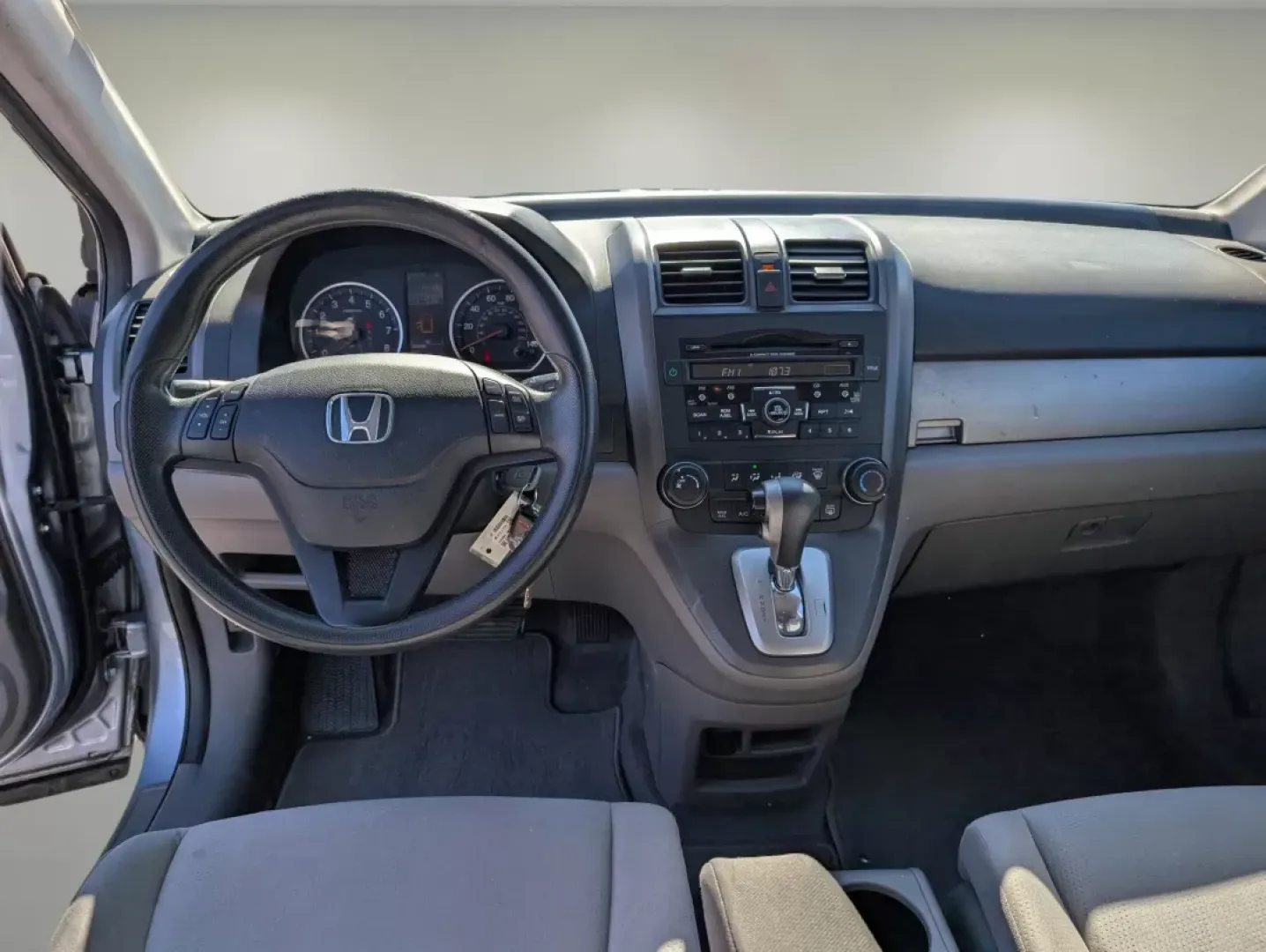 2011 Honda CR-V SE (5J6RE4H48BL) with an Other engine, located at 1430 Gateway Drive, Opelika, AL, 36801, (334) 239-0944, 32.637871, -85.409790 - **Experience the Freedom of Adventure with the 2011 Honda CR-V SE Perfect for Your Active Lifestyle!**<br /> <br /> Are you ready to elevate your weekends and daily adventures? The 2011 Honda CR-V SE is the ultimate SUV designed for those who crave reliability, style, and versatility. Whether you'r - Photo#10