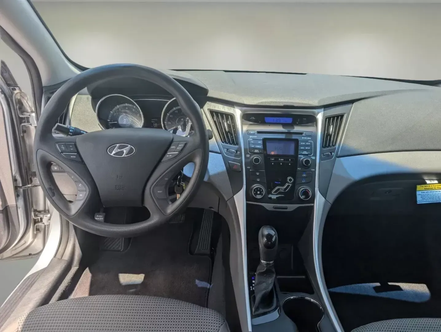 2011 /Gray Hyundai Sonata GLS (5NPEB4AC5BH) with an Gas I4 2.4L/144 engine, 6-Speed Automatic w/OD SHIFTRONIC transmission, located at 1430 Gateway Drive, Opelika, AL, 36801, (334) 239-0944, 32.637871, -85.409790 - 2011 Hyundai Sonata GLS - Photo#11