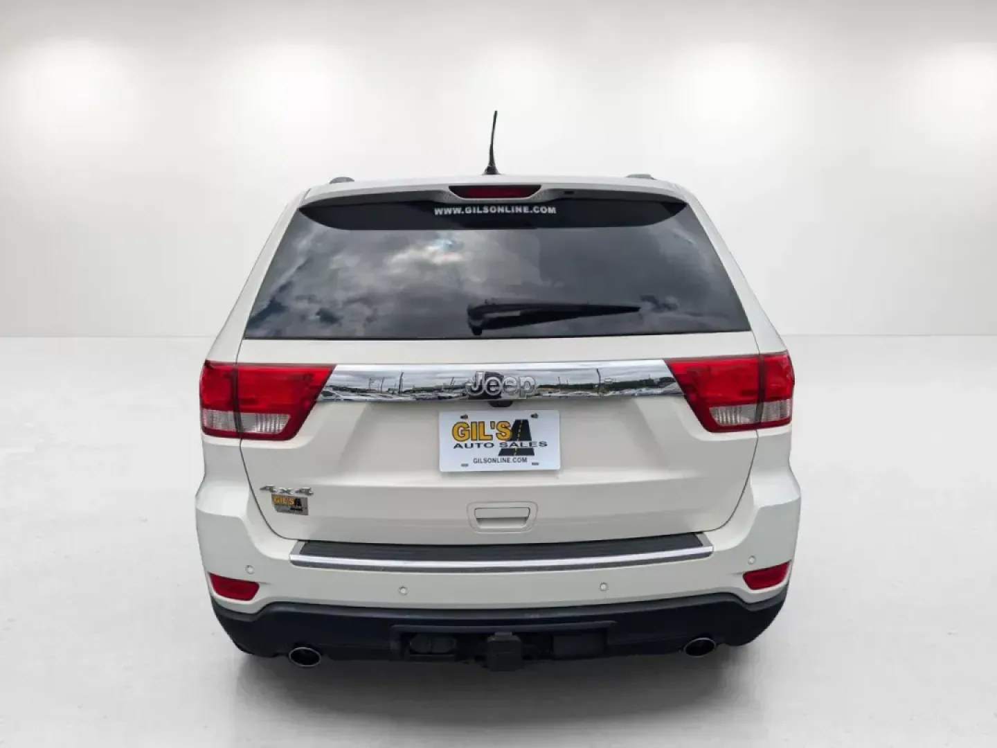 2011 /Dark Frost Beige/Light Frost Beige Interior Jeep Grand Cherokee Overland (1J4RR6GT9BC) with an Gas V8 5.7L/345 engine, 5-Speed Automatic transmission, located at 5115 14th Ave., Columbus, GA, 31904, (706) 323-0345, 32.511494, -84.971046 - **Explore New Adventures with the 2011 Jeep Grand Cherokee Overland at Gils Auto - Columbus!**<br /> <br /> Are you ready to elevate your road trips and weekend adventures? The 2011 Jeep Grand Cherokee Overland is the perfect companion for those who seek both comfort and capability. With its robust - Photo#5