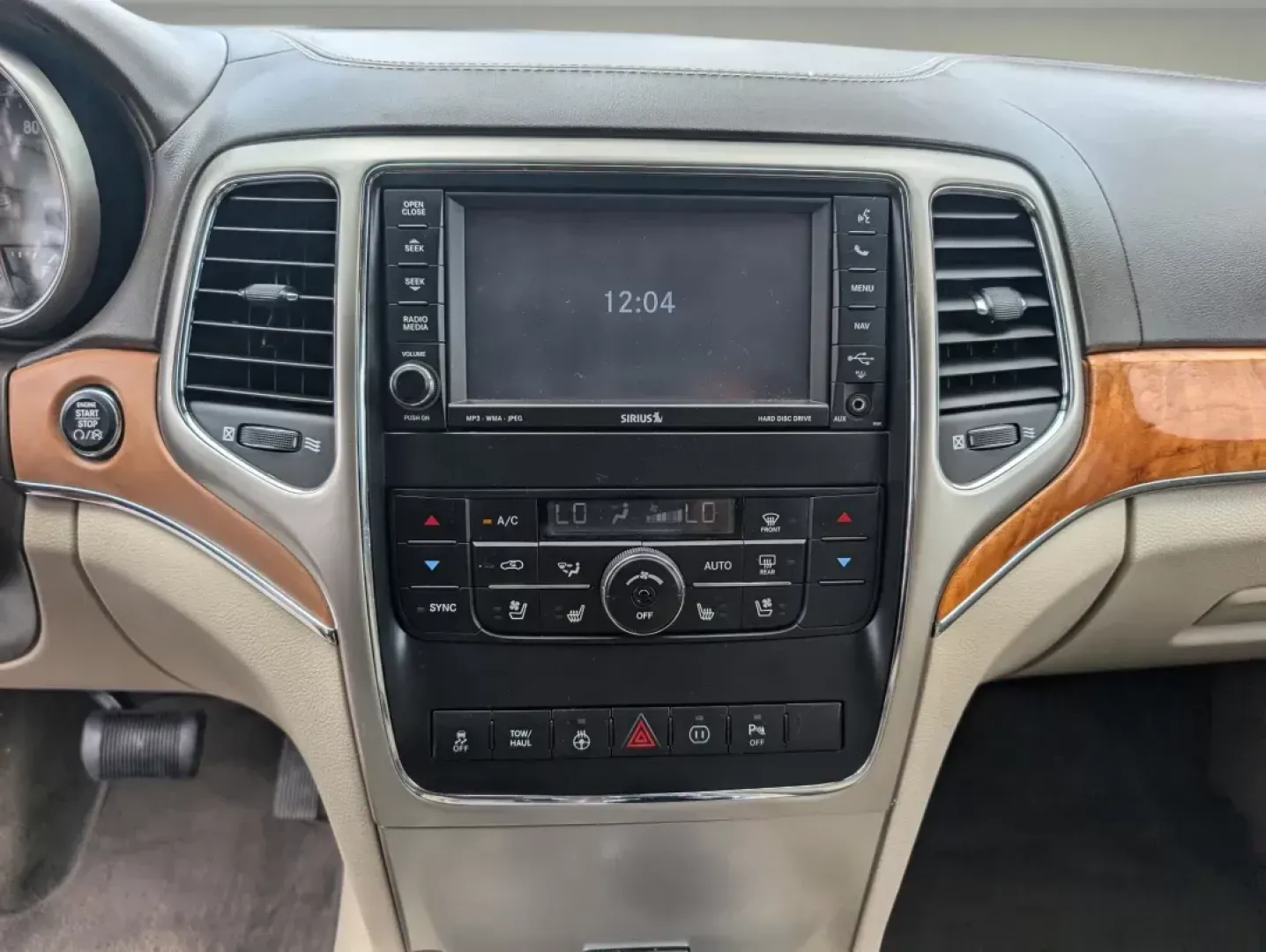 2011 /Dark Frost Beige/Light Frost Beige Interior Jeep Grand Cherokee Overland (1J4RR6GT9BC) with an Gas V8 5.7L/345 engine, 5-Speed Automatic transmission, located at 5115 14th Ave., Columbus, GA, 31904, (706) 323-0345, 32.511494, -84.971046 - **Explore New Adventures with the 2011 Jeep Grand Cherokee Overland at Gils Auto - Columbus!**<br /> <br /> Are you ready to elevate your road trips and weekend adventures? The 2011 Jeep Grand Cherokee Overland is the perfect companion for those who seek both comfort and capability. With its robust - Photo#13