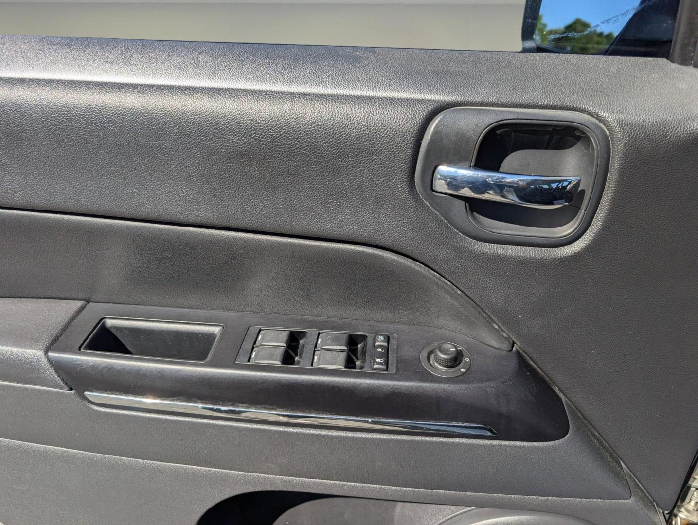 2011 /Dark Slate Gray Interior Jeep Patriot Latitude X (1J4NT4GB0BD) with an Gas I4 2.4L/144 engine, 1-Speed CVT transmission, located at 3959 U.S. 80 W, Phenix City, AL, 36870, (334) 297-4885, 32.469296, -85.135185 - 2011 Jeep Patriot Latitude X - Photo#9