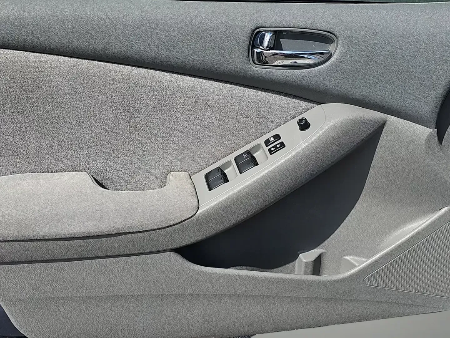 2011 /Frost Nissan Altima 2.5 S (1N4AL2AP2BC) with an Gas I4 2.5L/ engine, 1-Speed Continuously Variable transmission, located at 521 Old Farm Lane Rd, Prattville, AL, 36066, (334) 325-1505, 32.482460, -86.416367 - 2011 Nissan Altima 2.5 S - Photo#9
