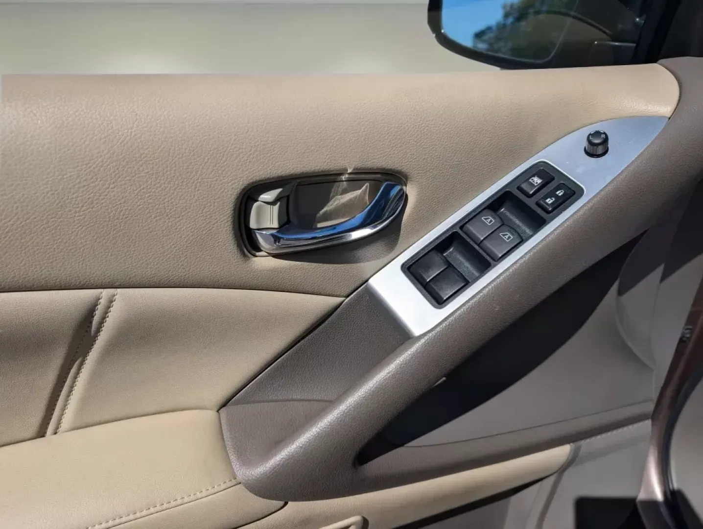 2011 /Beige Nissan Murano SL (JN8AZ1MU3BW) with an Gas V6 3.5L/ engine, 1-Speed Continuously Variable Ratio transmission, located at 804 22nd Ave, Phenix City, AL, 36870, (334) 297-1860, 32.484749, -85.024475 - 2011 Nissan Murano SL - Photo#8