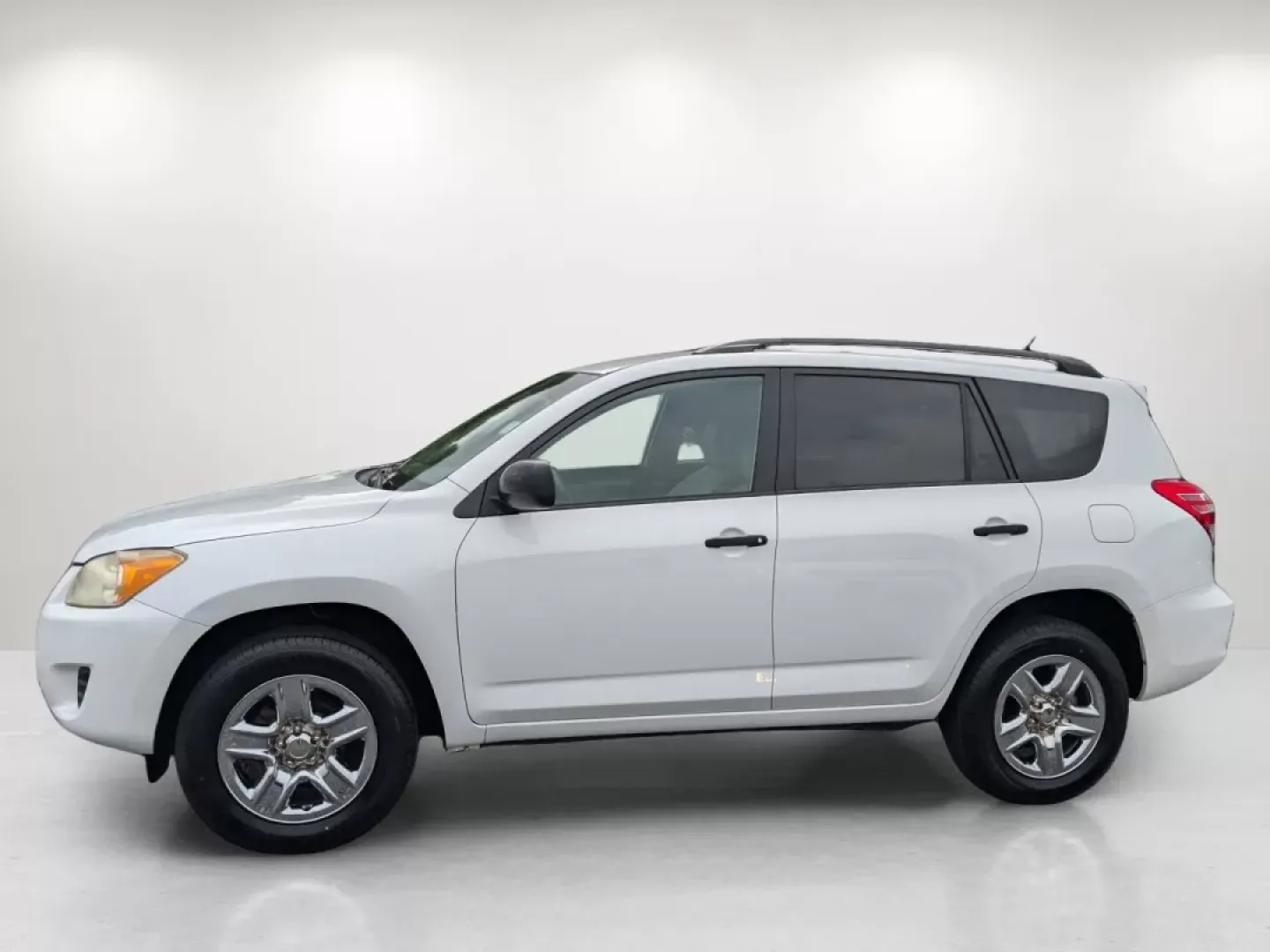 2011 Toyota RAV4 (JTMZF4DV9B5) with an Other engine, located at 3959 U.S. 80 W, Phenix City, AL, 36870, (334) 297-4885, 32.469296, -85.135185 - **Unleash New Adventures with the 2011 Toyota RAV4 Perfect for Everyday Explorers!**<br /> <br /> Are you ready to elevate your daily commute or family road trips? The 2011 Toyota RAV4 is the versatile SUV you've been searching for! With ample space, reliable performance, and a fuel-efficient desig - Photo#8