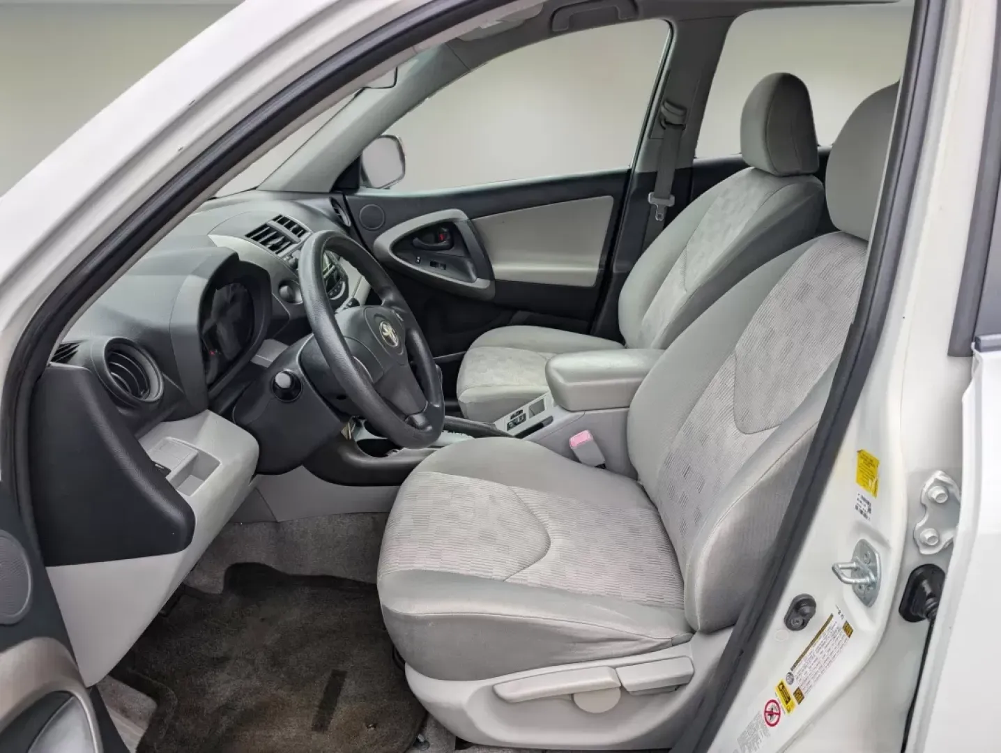 2011 Toyota RAV4 (JTMZF4DV9B5) with an Other engine, located at 3959 U.S. 80 W, Phenix City, AL, 36870, (334) 297-4885, 32.469296, -85.135185 - **Unleash New Adventures with the 2011 Toyota RAV4 Perfect for Everyday Explorers!**<br /> <br /> Are you ready to elevate your daily commute or family road trips? The 2011 Toyota RAV4 is the versatile SUV you've been searching for! With ample space, reliable performance, and a fuel-efficient desig - Photo#10