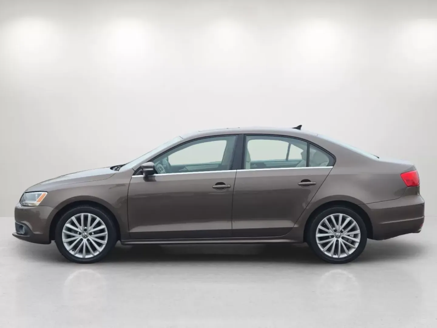 2011 Volkswagen Jetta SEL w/Sunroof PZEV (3VWLZ7AJXBM) with an Other engine, located at 521 Old Farm Lane Rd, Prattville, AL, 36066, (334) 325-1505, 32.482460, -86.416367 - **Hit the Road with Confidence: Explore the 2011 Volkswagen Jetta at Gils Auto!**<br /> <br /> Are you searching for a reliable and stylish vehicle that fits your family's lifestyle or your daily commute? Look no further! The 2011 Volkswagen Jetta is the perfect sedan to meet your needs. With an imp - Photo#9