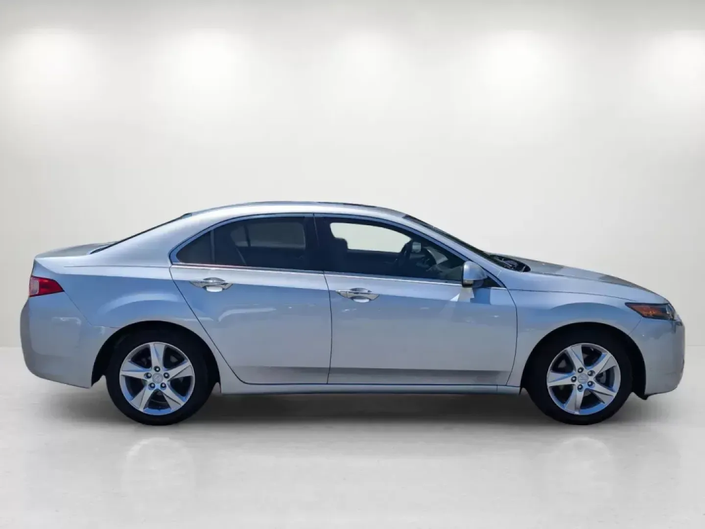 2012 Acura TSX (JH4CU2F45CC) with an Gas I4 2.4L/144 engine, 5-Speed Automatic transmission, located at 7000 Northlake Connector, Columbus, GA, 31904, (706) 987-8085, 32.524975, -84.978134 - 2012 Acura TSX - Photo#3