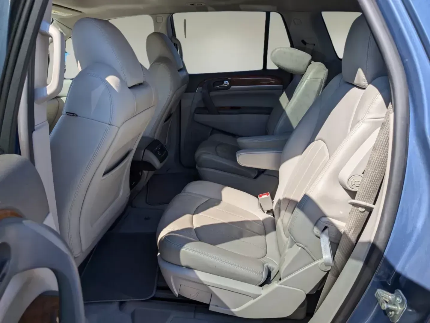 2012 /Titanium Buick Enclave Premium (5GAKRDED1CJ) with an Gas V6 3.6L/217 engine, 6-Speed Automatic transmission, located at 1430 Gateway Drive, Opelika, AL, 36801, (334) 239-0944, 32.637871, -85.409790 - 2012 Buick Enclave Premium - Photo#11