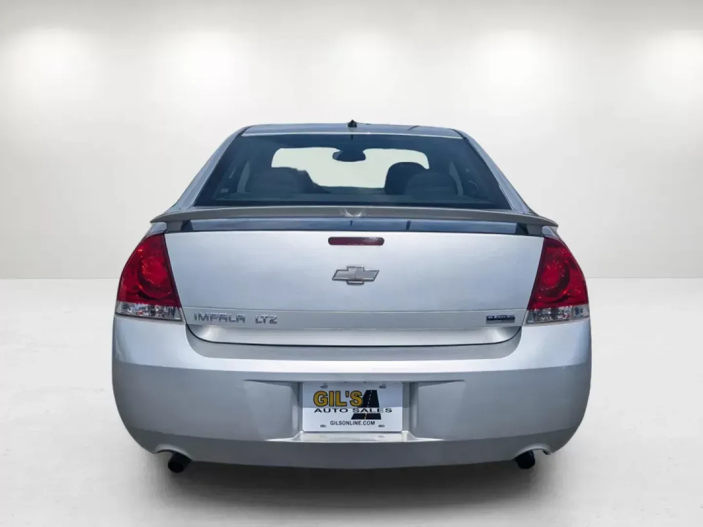 2012 /Ebony Chevrolet Impala LTZ (2G1WC5E38C1) with an Gas/Ethanol V6 3.6L/217 engine, 6-Speed Automatic transmission, located at 1430 Gateway Drive, Opelika, AL, 36801, (334) 239-0944, 32.637871, -85.409790 - 2012 Chevrolet Impala LTZ - Photo#4