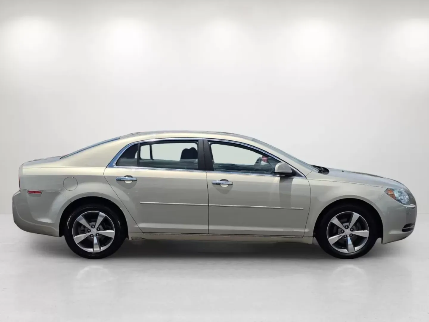 2012 /Ebony Chevrolet Malibu LT w/1LT (1G1ZC5E02CF) with an Other engine, located at 521 Old Farm Lane Rd, Prattville, AL, 36066, (334) 325-1505, 32.482460, -86.416367 - Experience the perfect blend of comfort, style, and reliability with the 2012 Chevrolet Malibu LT, available now at Gils Auto in Prattville, AL! Whether you're a daily commuter navigating the busy streets of downtown or a family looking for a dependable sedan for weekend adventures, this vehicle is - Photo#3