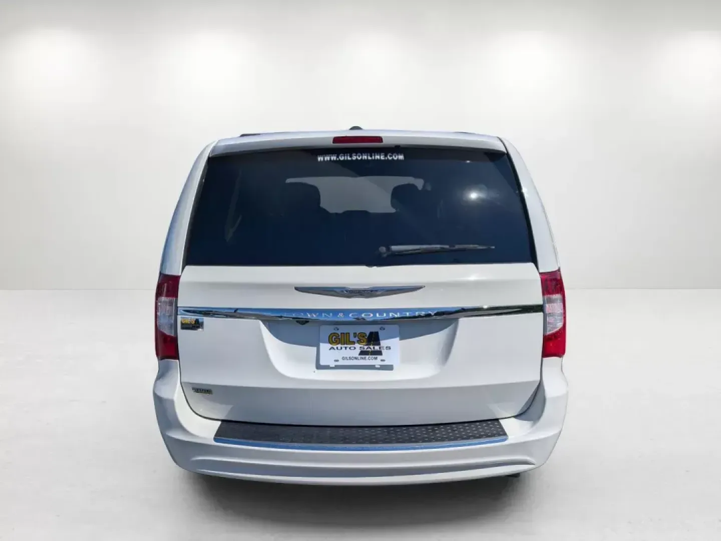 2012 /Black/Light Graystone Interior Chrysler Town and Country Touring (2C4RC1BG7CR) with an Gas/Ethanol V6 3.6L/ engine, 6-Speed Automatic transmission, located at 3959 U.S. 80 W, Phenix City, AL, 36870, (334) 297-4885, 32.469296, -85.135185 - 2012 Chrysler Town and Country Touring - Photo#3