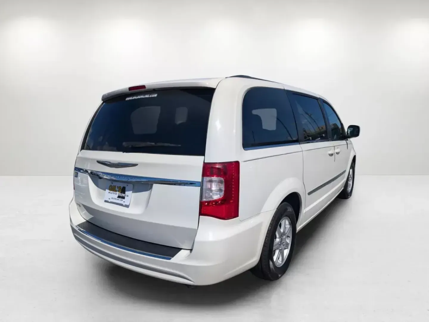 2012 /Black/Light Graystone Interior Chrysler Town and Country Touring (2C4RC1BG7CR) with an Gas/Ethanol V6 3.6L/ engine, 6-Speed Automatic transmission, located at 3959 U.S. 80 W, Phenix City, AL, 36870, (334) 297-4885, 32.469296, -85.135185 - 2012 Chrysler Town and Country Touring - Photo#4