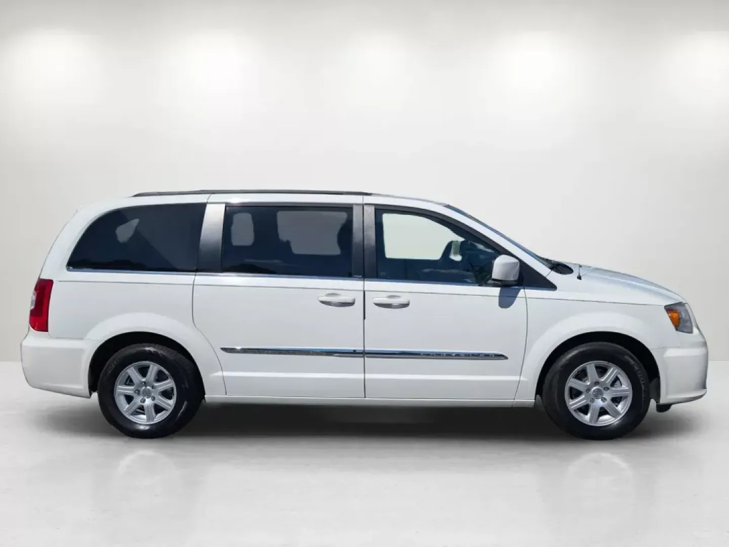 2012 /Black/Light Graystone Interior Chrysler Town and Country Touring (2C4RC1BG7CR) with an Gas/Ethanol V6 3.6L/ engine, 6-Speed Automatic transmission, located at 3959 U.S. 80 W, Phenix City, AL, 36870, (334) 297-4885, 32.469296, -85.135185 - 2012 Chrysler Town and Country Touring - Photo#5