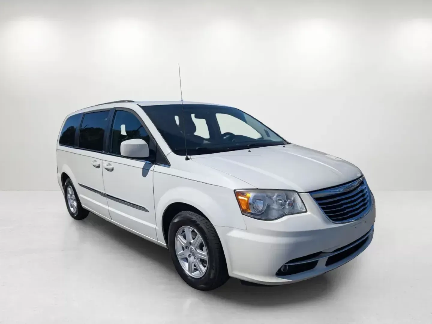 2012 /Black/Light Graystone Interior Chrysler Town and Country Touring (2C4RC1BG7CR) with an Gas/Ethanol V6 3.6L/ engine, 6-Speed Automatic transmission, located at 3959 U.S. 80 W, Phenix City, AL, 36870, (334) 297-4885, 32.469296, -85.135185 - 2012 Chrysler Town and Country Touring - Photo#6