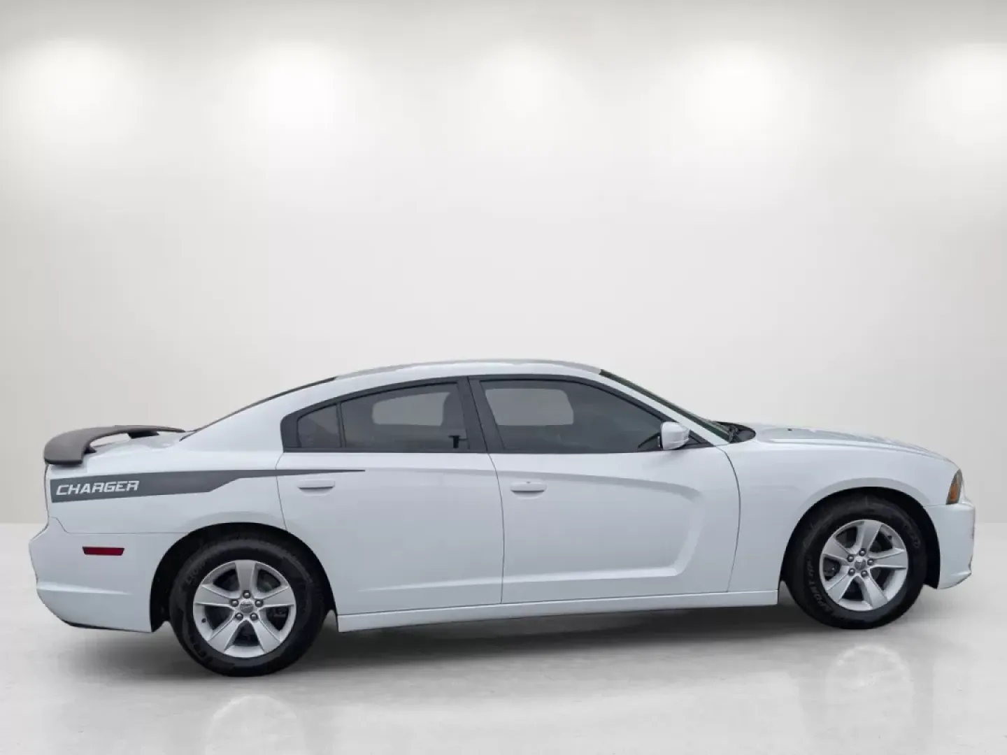 2012 /Black/Light Frost Beige Interior Dodge Charger SE (2C3CDXBG6CH) with an Other engine, located at 521 Old Farm Lane Rd, Prattville, AL, 36066, (334) 325-1505, 32.482460, -86.416367 - **Discover Your Next Adventure with the 2012 Dodge Charger SE at Gils Auto!**<br /> <br /> Are you ready to elevate your driving experience? Whether you're a daily commuter navigating the streets of Phenix City or a family seeking a reliable vehicle for weekend getaways, the 2012 Dodge Charger SE is - Photo#3