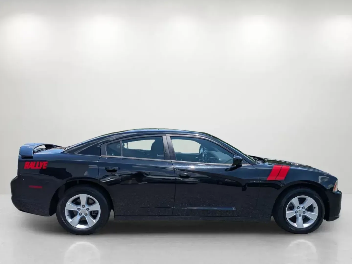2012 /Black Interior Dodge Charger SXT (2C3CDXHG9CH) with an Gas V6 3.6L/220 engine, 8-Speed Automatic transmission, located at 3959 U.S. 80 W, Phenix City, AL, 36870, (334) 297-4885, 32.469296, -85.135185 - 2012 Dodge Charger SXT - Photo#3