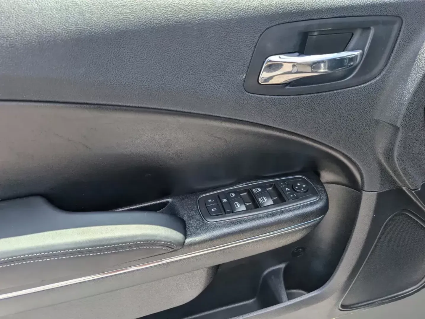 2012 /Black Interior Dodge Charger SXT (2C3CDXHG9CH) with an Gas V6 3.6L/220 engine, 8-Speed Automatic transmission, located at 3959 U.S. 80 W, Phenix City, AL, 36870, (334) 297-4885, 32.469296, -85.135185 - 2012 Dodge Charger SXT - Photo#8