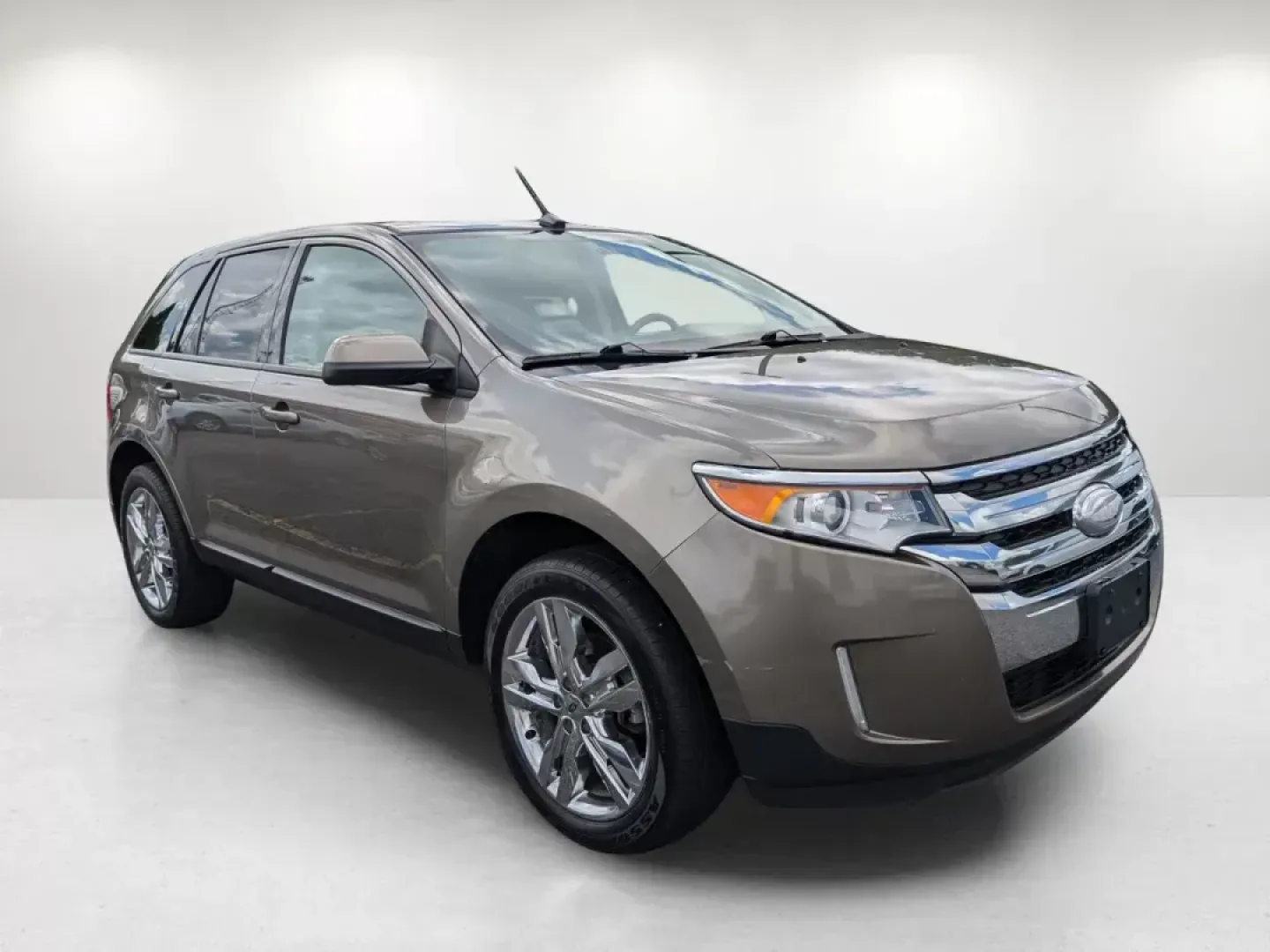2012 Ford Edge SEL (2FMDK4JC7CB) with an Gas V6 3.5L/213 engine, 6-Speed Automatic transmission, located at 3959 U.S. 80 W, Phenix City, AL, 36870, (334) 297-4885, 32.469296, -85.135185 - **Explore the 2012 Ford Edge SEL: Your Gateway to Every Adventure!**<br /> <br /> Are you ready to upgrade your driving experience? Whether you're navigating daily commutes, planning family road trips, or exploring weekend getaways, the 2012 Ford Edge SEL is the perfect companion. With its sleek des - Photo#3
