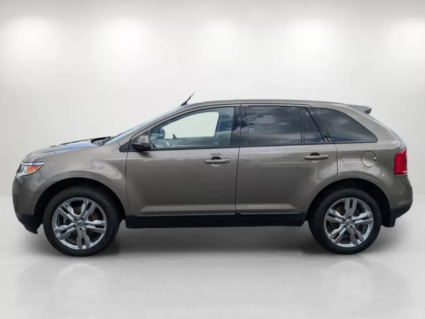 2012 Ford Edge SEL (2FMDK4JC7CB) with an Gas V6 3.5L/213 engine, 6-Speed Automatic transmission, located at 3959 U.S. 80 W, Phenix City, AL, 36870, (334) 297-4885, 32.469296, -85.135185 - **Explore the 2012 Ford Edge SEL: Your Gateway to Every Adventure!**<br /> <br /> Are you ready to upgrade your driving experience? Whether you're navigating daily commutes, planning family road trips, or exploring weekend getaways, the 2012 Ford Edge SEL is the perfect companion. With its sleek des - Photo#8