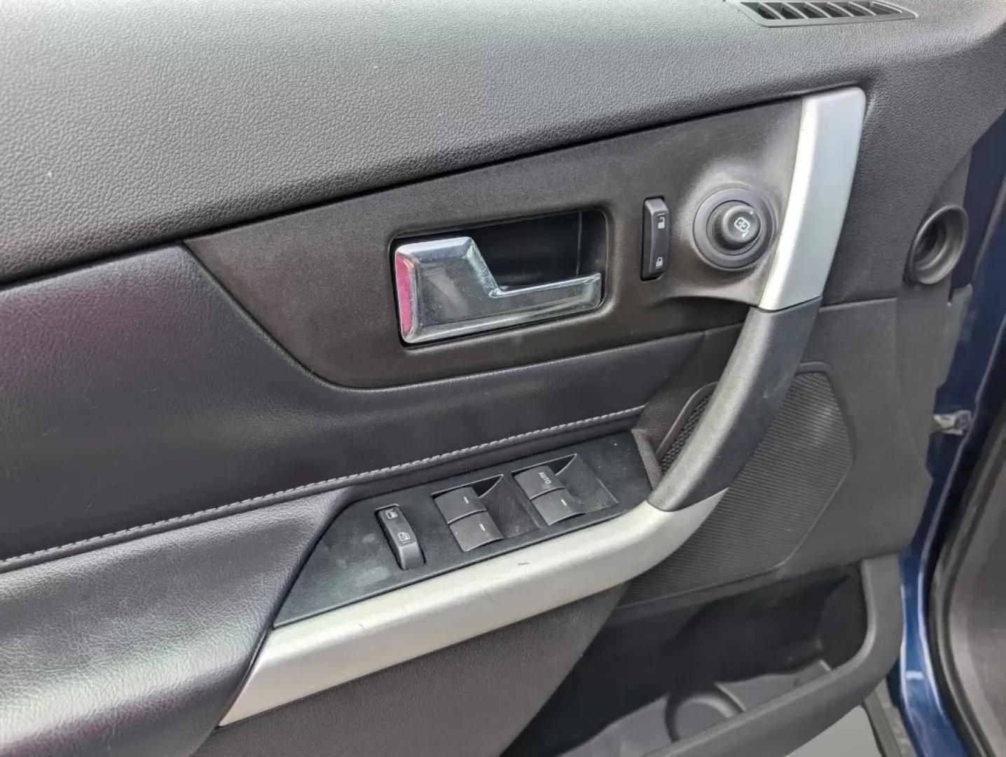 2012 Ford Edge SE (2FMDK3GC3CB) with an Other engine, located at 7000 Northlake Connector, Columbus, GA, 31904, (706) 987-8085, 32.524975, -84.978134 - **Drive Your Adventures with the 2012 Ford Edge SE Perfect for Growing Families!**<br /> <br /> Elevate your daily commute and weekend getaways with the 2012 Ford Edge SE, an SUV designed for those who crave versatility and comfort in every journey. Whether you're navigating busy city streets or em - Photo#8