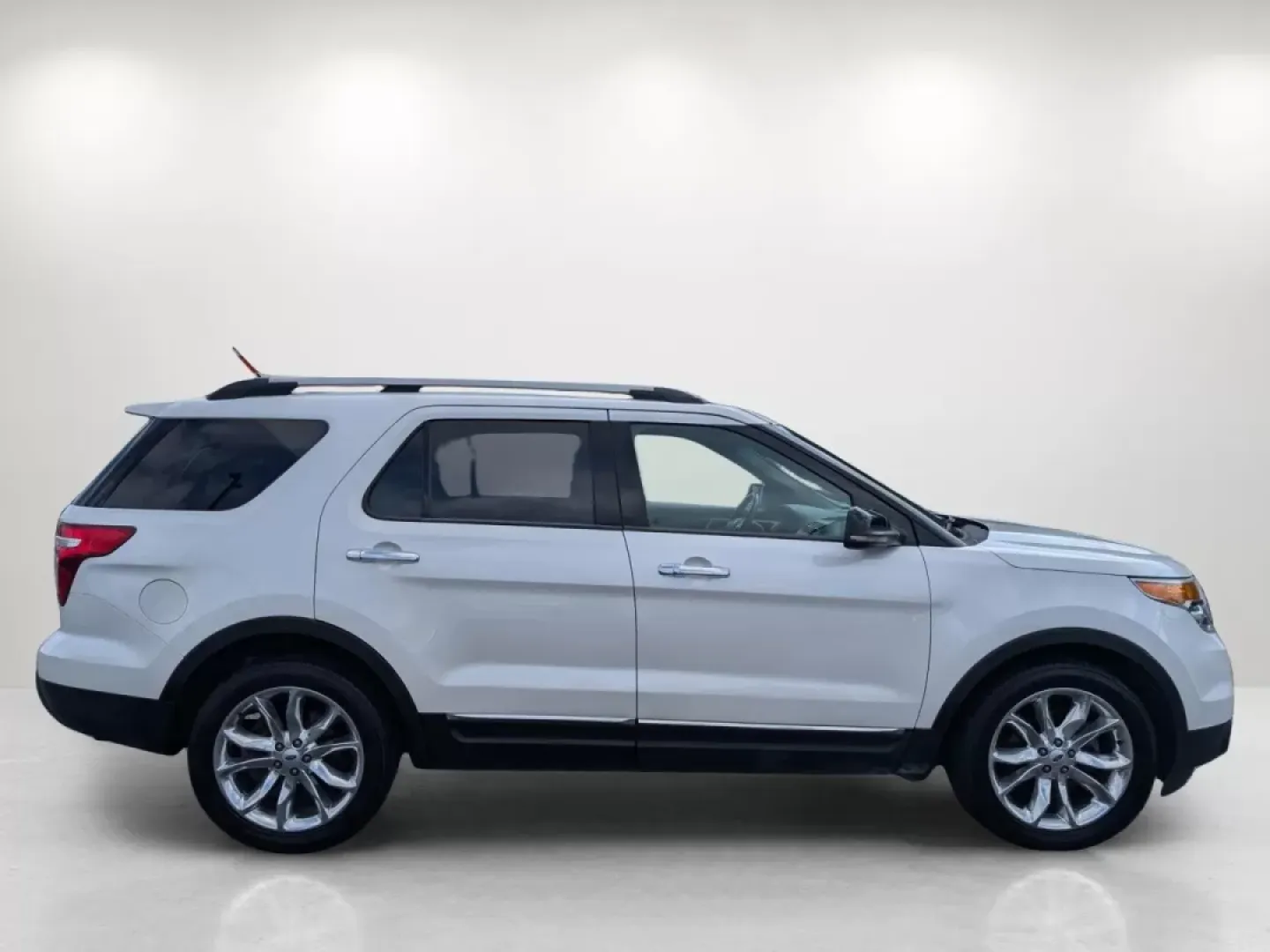 2012 Ford Explorer XLT (1FMHK7D8XCG) with an Other engine, located at 3959 U.S. 80 W, Phenix City, AL, 36870, (334) 297-4885, 32.469296, -85.135185 - 2012 Ford Explorer XLT - Photo#4