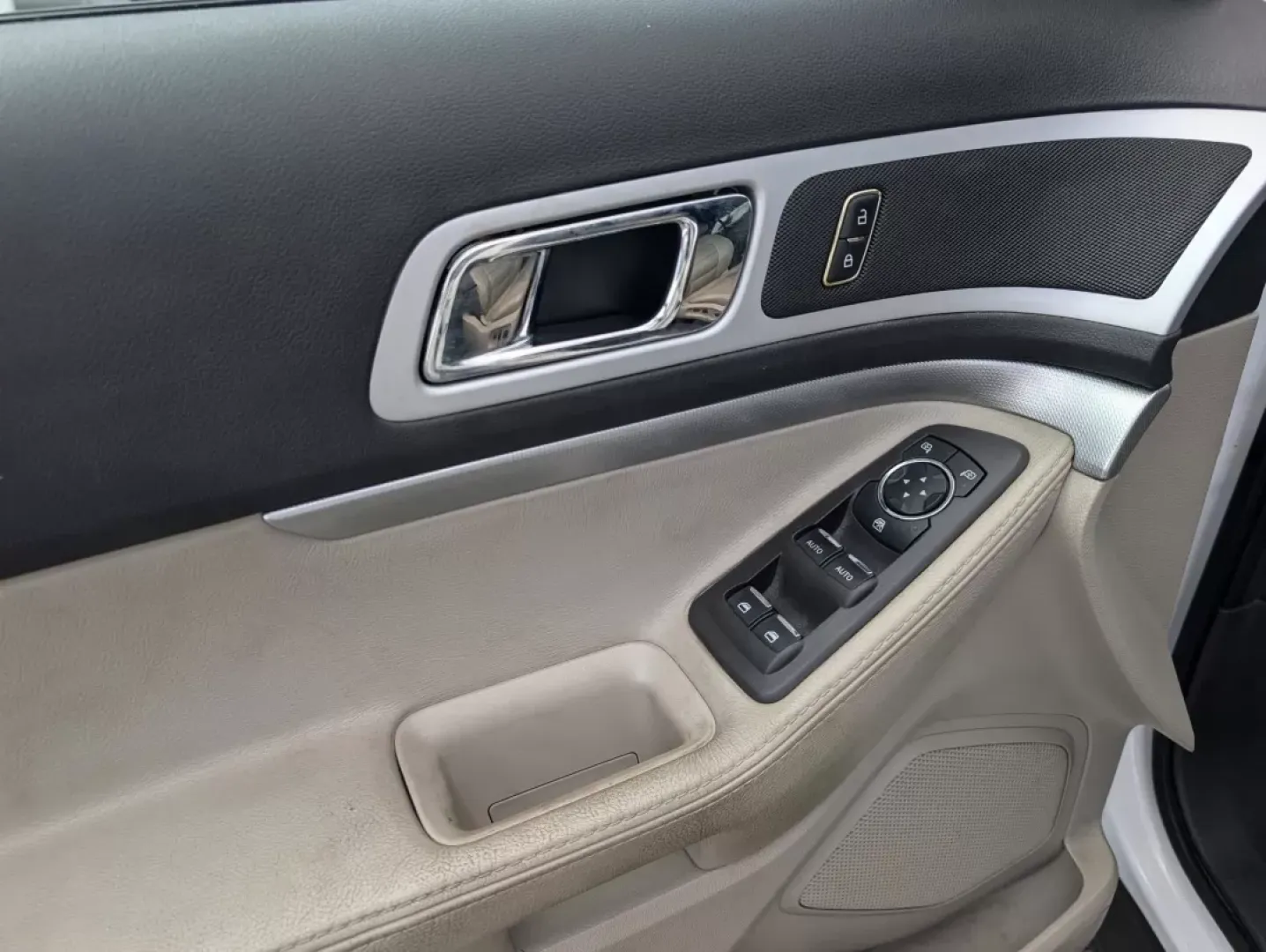2012 Ford Explorer XLT (1FMHK7D8XCG) with an Other engine, located at 3959 U.S. 80 W, Phenix City, AL, 36870, (334) 297-4885, 32.469296, -85.135185 - 2012 Ford Explorer XLT - Photo#9