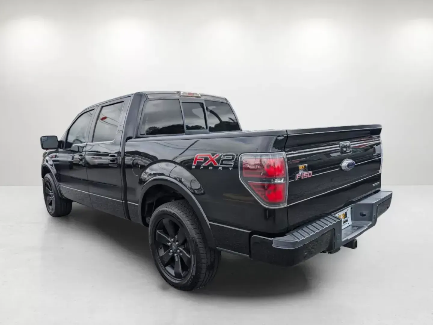 2012 Ford F-150 FX2 (1FTFW1CF6CF) with an Gas/Ethanol V8 5.0L/302 engine, 6-Speed Automatic transmission, located at 804 22nd Ave, Phenix City, AL, 36870, (334) 297-1860, 32.484749, -85.024475 - Looking for a reliable and versatile truck that can handle all your adventures? Look no further than this stunning 2012 Ford F-150 FX2, perfect for everything from weekend getaways to daily commutes. Whether you're navigating the busy streets of Phenix City or heading off the beaten path into the co - Photo#6