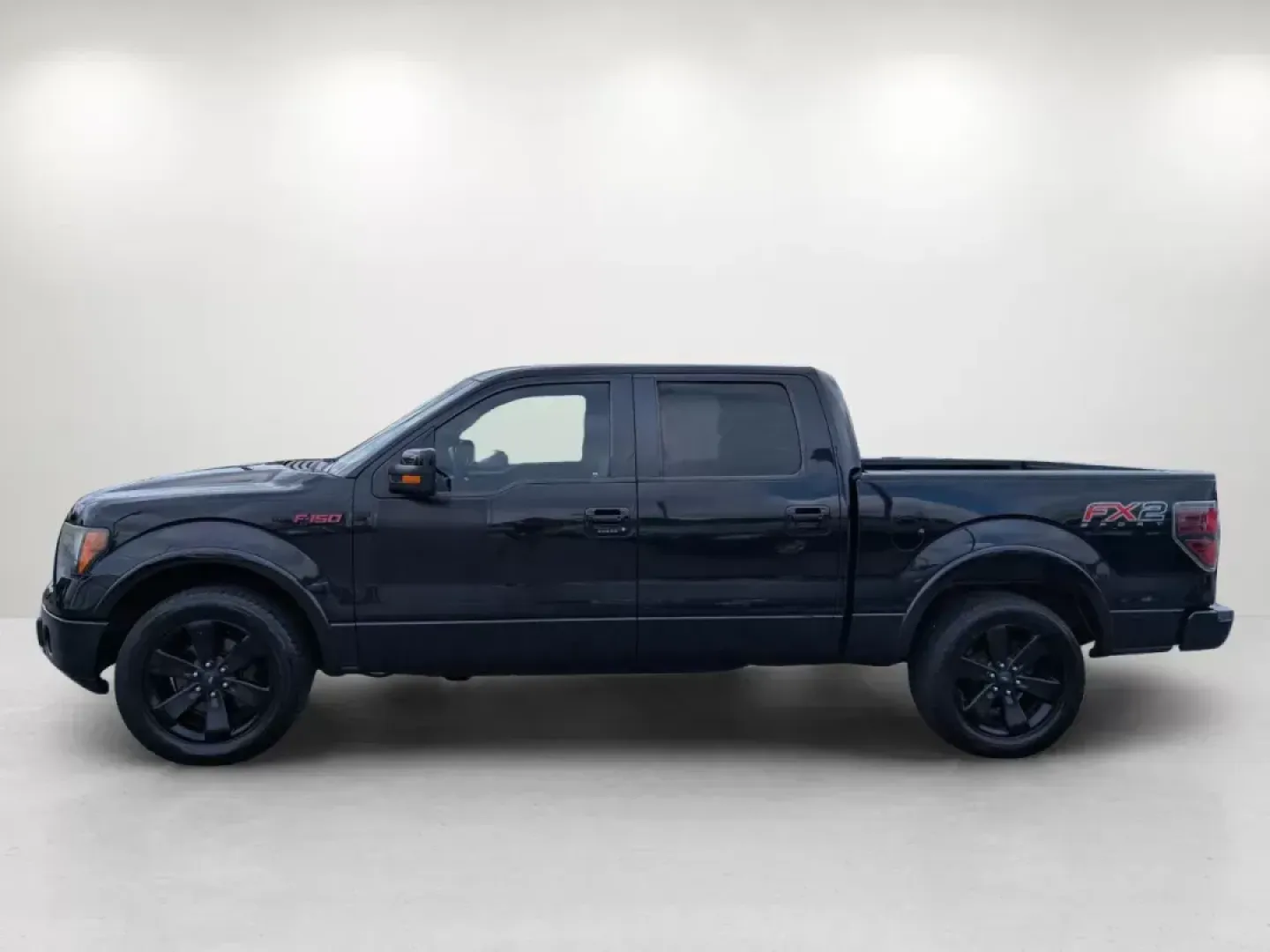 2012 Ford F-150 FX2 (1FTFW1CF6CF) with an Gas/Ethanol V8 5.0L/302 engine, 6-Speed Automatic transmission, located at 804 22nd Ave, Phenix City, AL, 36870, (334) 297-1860, 32.484749, -85.024475 - Looking for a reliable and versatile truck that can handle all your adventures? Look no further than this stunning 2012 Ford F-150 FX2, perfect for everything from weekend getaways to daily commutes. Whether you're navigating the busy streets of Phenix City or heading off the beaten path into the co - Photo#7