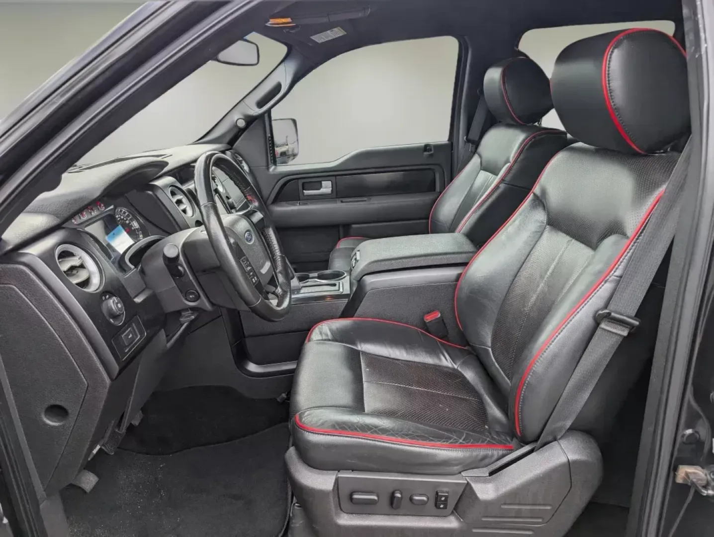 2012 Ford F-150 FX2 (1FTFW1CF6CF) with an Gas/Ethanol V8 5.0L/302 engine, 6-Speed Automatic transmission, located at 804 22nd Ave, Phenix City, AL, 36870, (334) 297-1860, 32.484749, -85.024475 - Looking for a reliable and versatile truck that can handle all your adventures? Look no further than this stunning 2012 Ford F-150 FX2, perfect for everything from weekend getaways to daily commutes. Whether you're navigating the busy streets of Phenix City or heading off the beaten path into the co - Photo#9