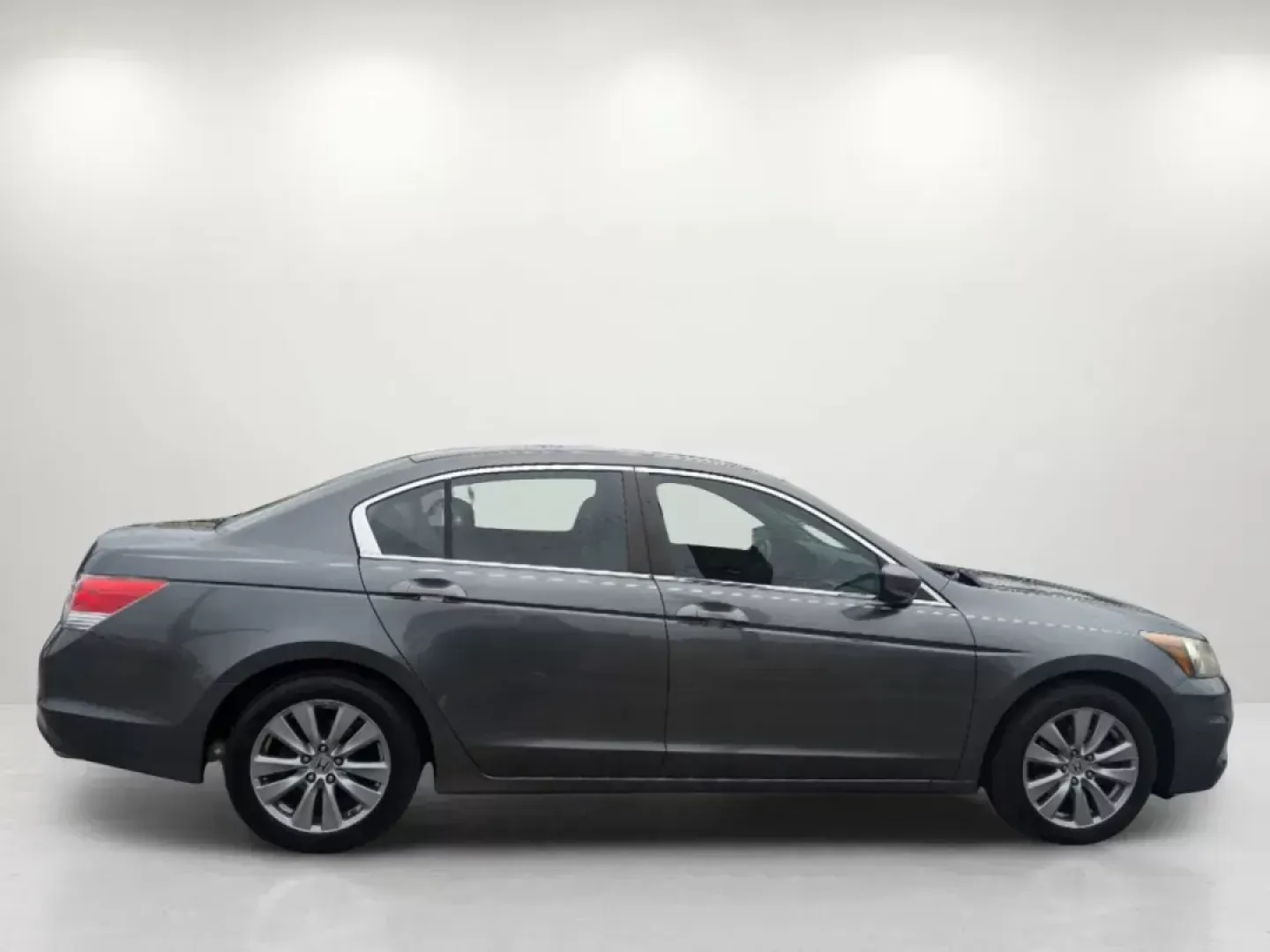 2012 Honda Accord Sdn EX-L (1HGCP2F88CA) with an Gas I4 2.4L/144 engine, 5-Speed Automatic transmission, located at 1430 Gateway Drive, Opelika, AL, 36801, (334) 239-0944, 32.637871, -85.409790 - 2012 Honda Accord Sdn EX-L - Photo#3