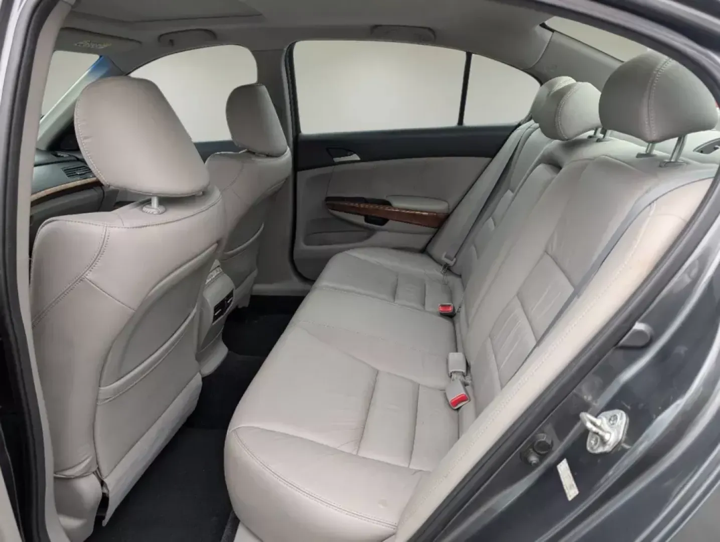 2012 Honda Accord Sdn EX-L (1HGCP2F88CA) with an Gas I4 2.4L/144 engine, 5-Speed Automatic transmission, located at 1430 Gateway Drive, Opelika, AL, 36801, (334) 239-0944, 32.637871, -85.409790 - 2012 Honda Accord Sdn EX-L - Photo#10