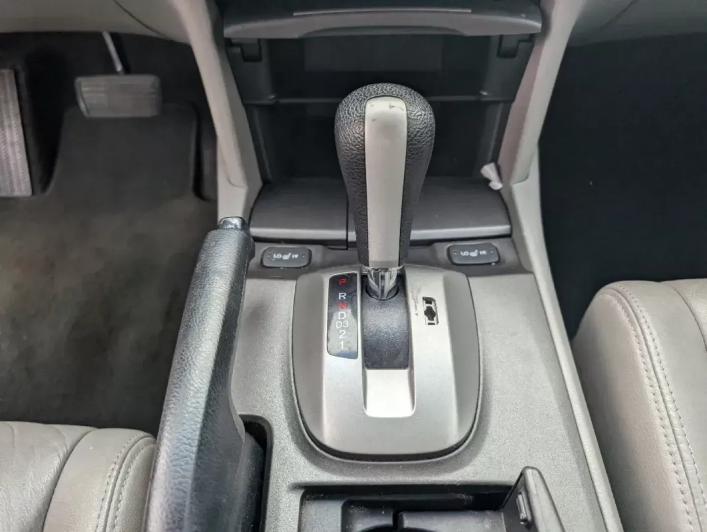 2012 Honda Accord Sdn EX-L (1HGCP2F88CA) with an Gas I4 2.4L/144 engine, 5-Speed Automatic transmission, located at 1430 Gateway Drive, Opelika, AL, 36801, (334) 239-0944, 32.637871, -85.409790 - 2012 Honda Accord Sdn EX-L - Photo#13