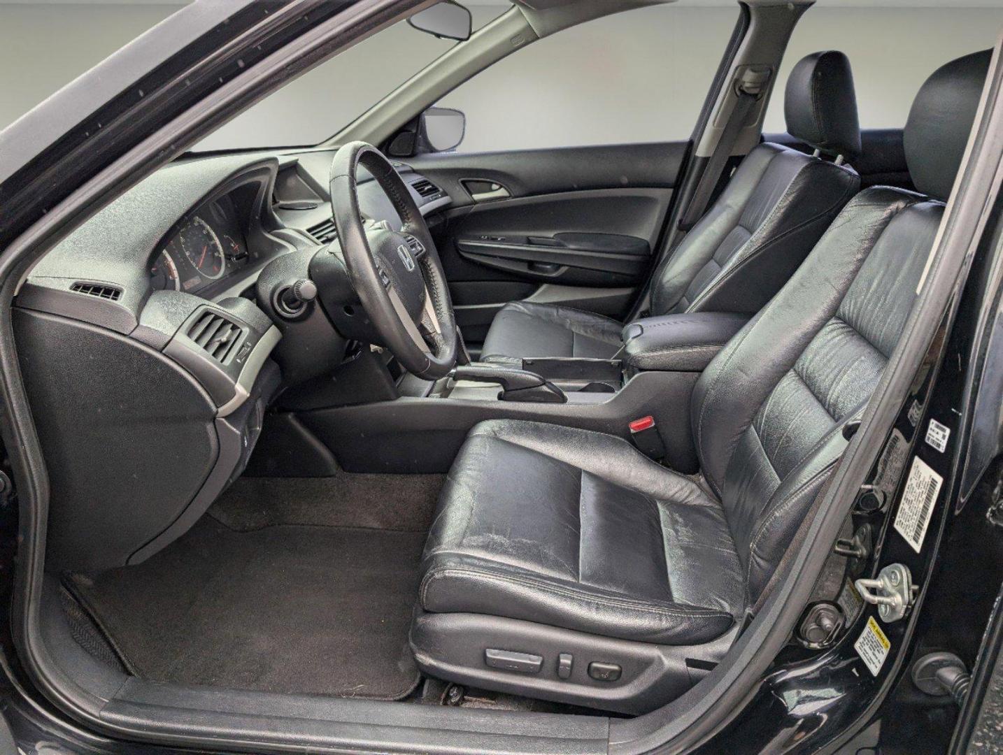 2012 Honda Accord Sdn SE (1HGCP2F66CA) with an Gas I4 2.4L/144 engine, 5-Speed Automatic transmission, located at 5115 14th Ave., Columbus, GA, 31904, (706) 323-0345, 32.511494, -84.971046 - 2012 Honda Accord Sdn SE - Photo#9