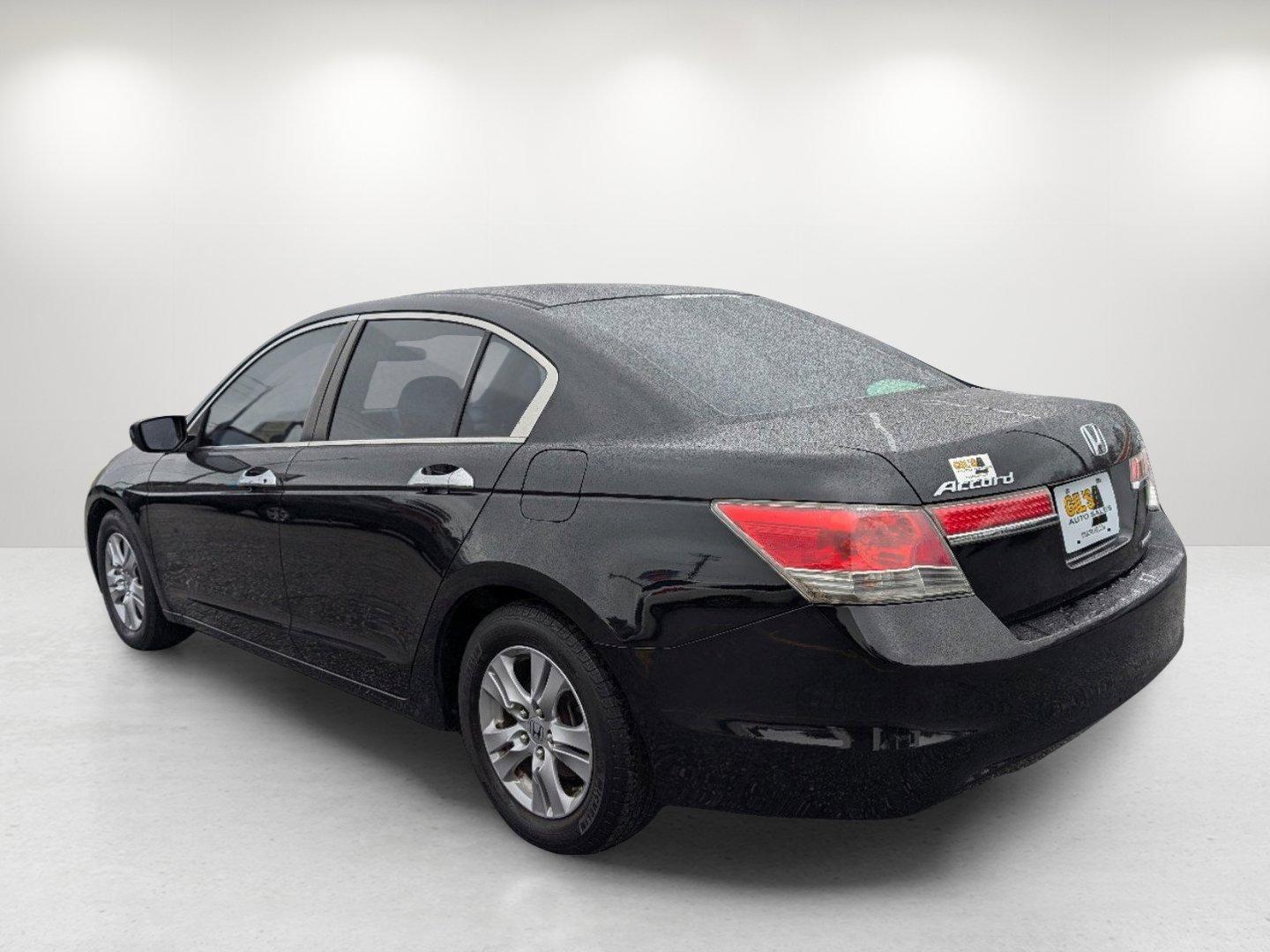 2012 Honda Accord Sdn SE (1HGCP2F66CA) with an Gas I4 2.4L/144 engine, 5-Speed Automatic transmission, located at 5115 14th Ave., Columbus, GA, 31904, (706) 323-0345, 32.511494, -84.971046 - 2012 Honda Accord Sdn SE - Photo#6