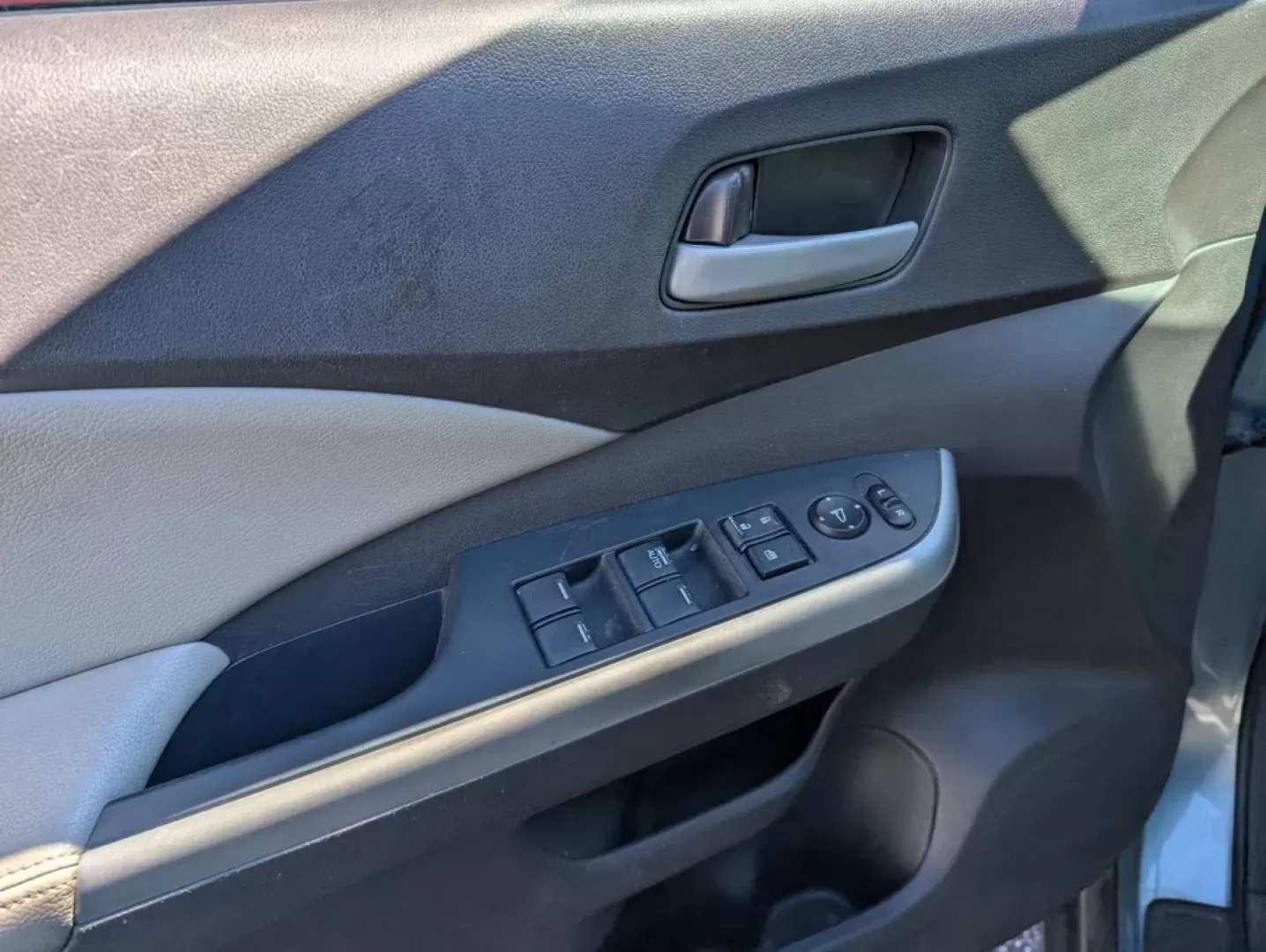 2012 Honda CR-V EX-L (2HKRM3H74CH) with an Other engine, located at 1430 Gateway Drive, Opelika, AL, 36801, (334) 239-0944, 32.637871, -85.409790 - **Discover Your Next Adventure with the 2012 Honda CR-V EX-L at Gils Auto in Phenix City, AL!**<br /> <br /> Are you ready to elevate your driving experience? Whether you're planning weekend getaways, need a reliable vehicle for daily commutes, or are searching for a practical yet stylish SUV for yo - Photo#8