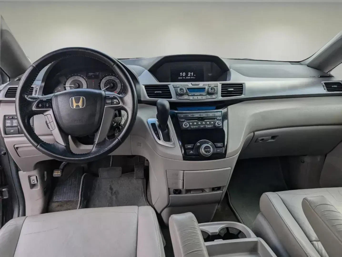 2012 Honda Odyssey EX-L (5FNRL5H68CB) with an Gas V6 3.5L/212 engine, 5-Speed Automatic transmission, located at 3959 U.S. 80 W, Phenix City, AL, 36870, (334) 297-4885, 32.469296, -85.135185 - **Discover the 2012 Honda Odyssey EX-L: Your Family's Next Adventure Awaits!**<br /> <br /> If you're on the lookout for a spacious, comfortable, and reliable vehicle that can effortlessly accommodate your family's needs, look no further than this stunning 2012 Honda Odyssey EX-L. Ideal for growing - Photo#12