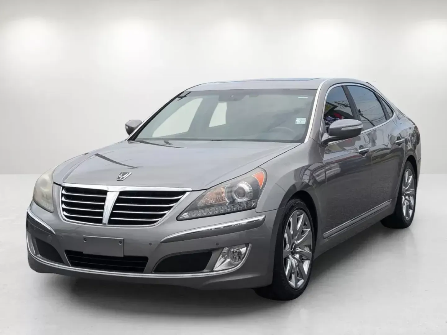 2012 /Jet Black Hyundai Equus Signature (KMHGH4JH6CU) with an Gas V8 5.0L/307 engine, 8-Speed Automatic w/Manual Shift transmission, located at 3959 U.S. 80 W, Phenix City, AL, 36870, (334) 297-4885, 32.469296, -85.135185 - 2012 Hyundai Equus Signature - Photo#1