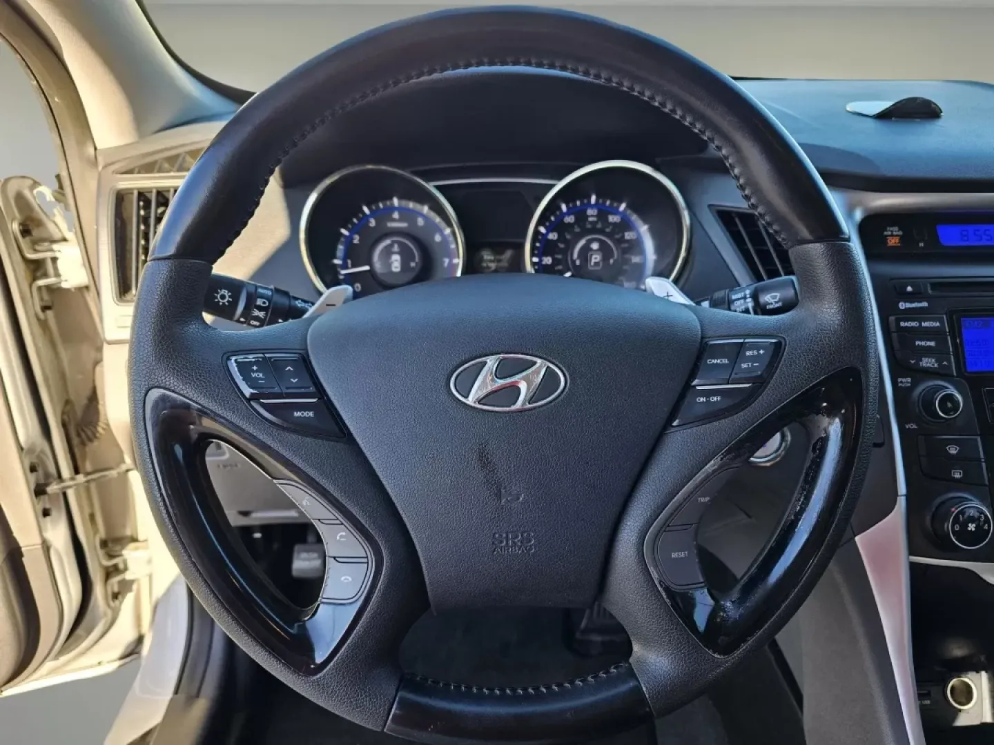 2012 /Gray Hyundai Sonata 2.4L SE (5NPEC4AC2CH) with an Other engine, located at 7000 Northlake Connector, Columbus, GA, 31904, (706) 987-8085, 32.524975, -84.978134 - **Discover Your Next Adventure with the 2012 Hyundai Sonata at Gils Auto in Phenix City, AL!**<br /> <br /> If you're seeking a reliable sedan that can perfectly blend your daily commute with weekend adventures, look no further than the 2012 Hyundai Sonata 2.4L SE. Whether you're navigating the bust - Photo#21