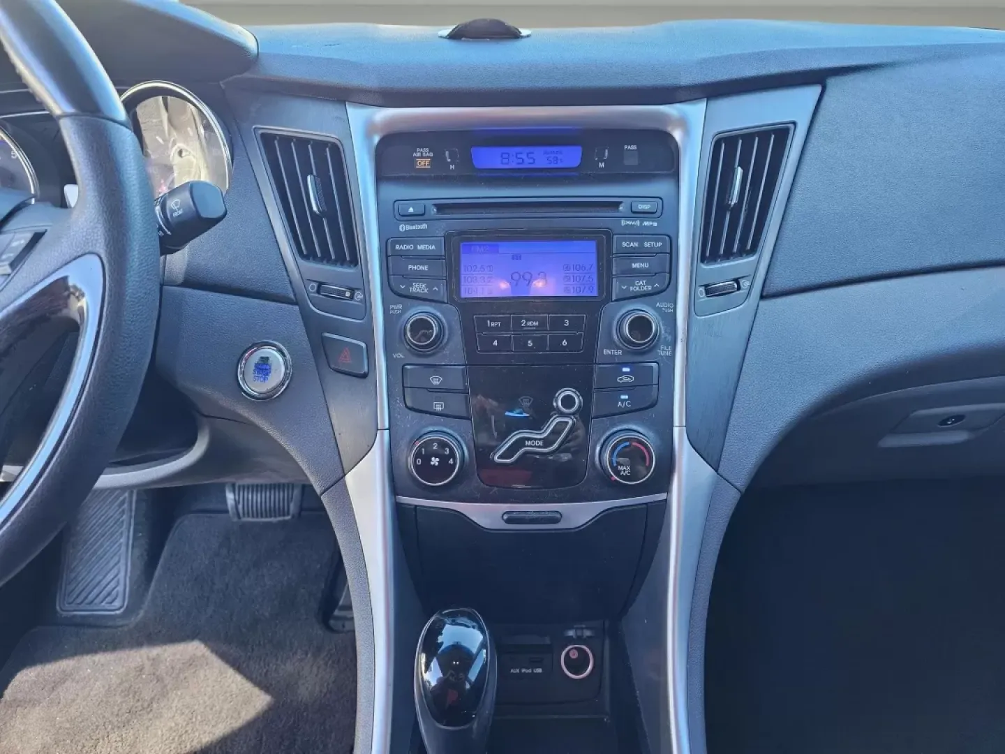 2012 /Gray Hyundai Sonata 2.4L SE (5NPEC4AC2CH) with an Other engine, located at 7000 Northlake Connector, Columbus, GA, 31904, (706) 987-8085, 32.524975, -84.978134 - **Discover Your Next Adventure with the 2012 Hyundai Sonata at Gils Auto in Phenix City, AL!**<br /> <br /> If you're seeking a reliable sedan that can perfectly blend your daily commute with weekend adventures, look no further than the 2012 Hyundai Sonata 2.4L SE. Whether you're navigating the bust - Photo#23