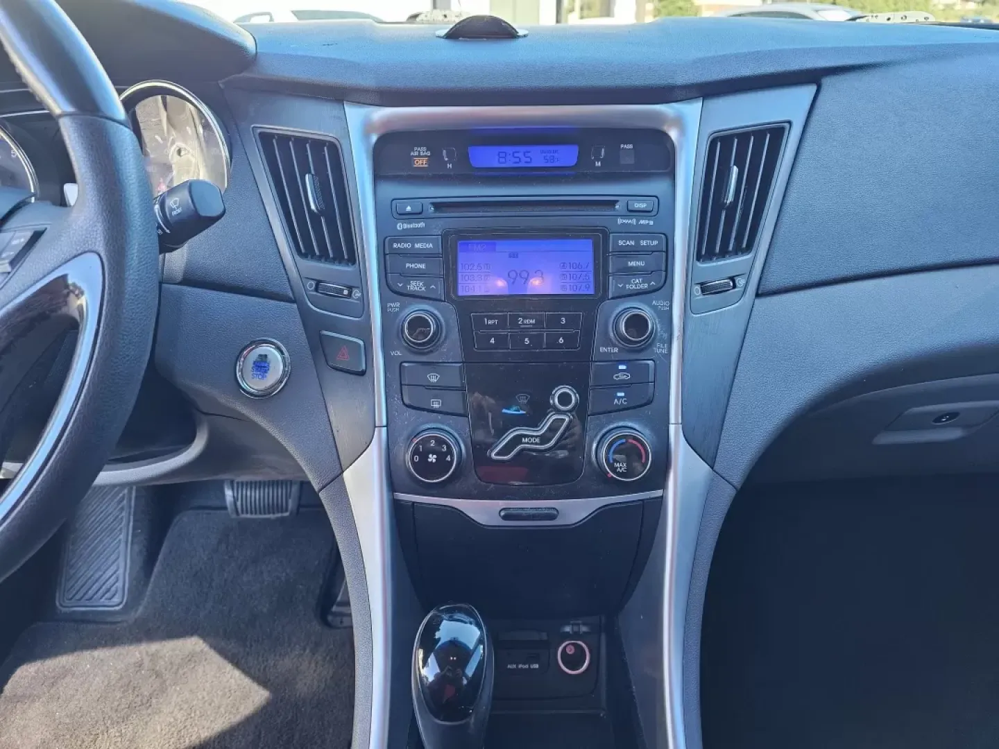 2012 /Gray Hyundai Sonata 2.4L SE (5NPEC4AC2CH) with an Other engine, located at 7000 Northlake Connector, Columbus, GA, 31904, (706) 987-8085, 32.524975, -84.978134 - **Discover Your Next Adventure with the 2012 Hyundai Sonata at Gils Auto in Phenix City, AL!**<br /> <br /> If you're seeking a reliable sedan that can perfectly blend your daily commute with weekend adventures, look no further than the 2012 Hyundai Sonata 2.4L SE. Whether you're navigating the bust - Photo#26