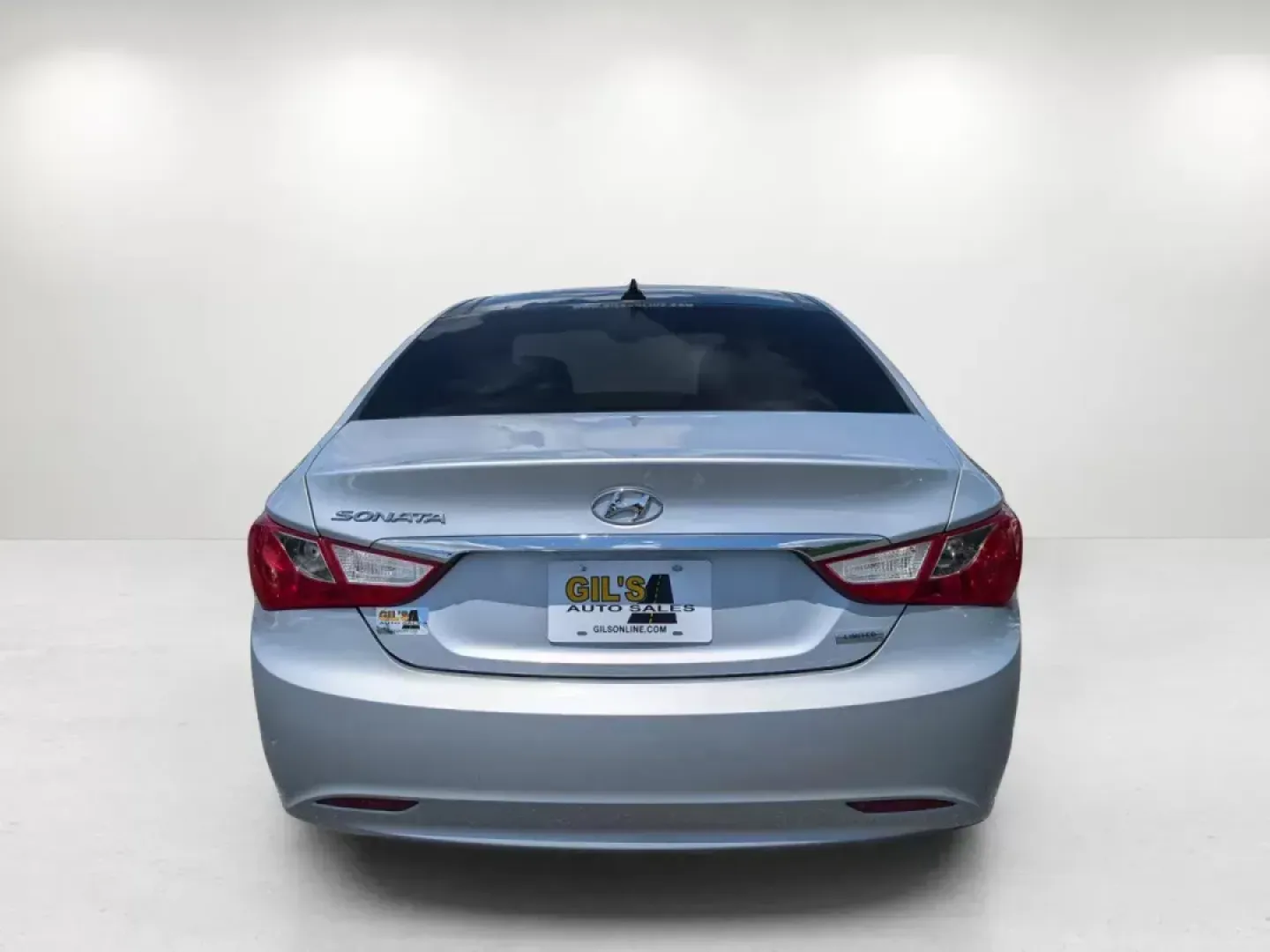 2012 /Gray Hyundai Sonata 2.4L Limited (5NPEC4AC4CH) with an Gas I4 2.4L/144 engine, 6-Speed Automatic w/manual shift transmission, located at 3959 U.S. 80 W, Phenix City, AL, 36870, (334) 297-4885, 32.469296, -85.135185 - 2012 Hyundai Sonata 2.4L Limited - Photo#4