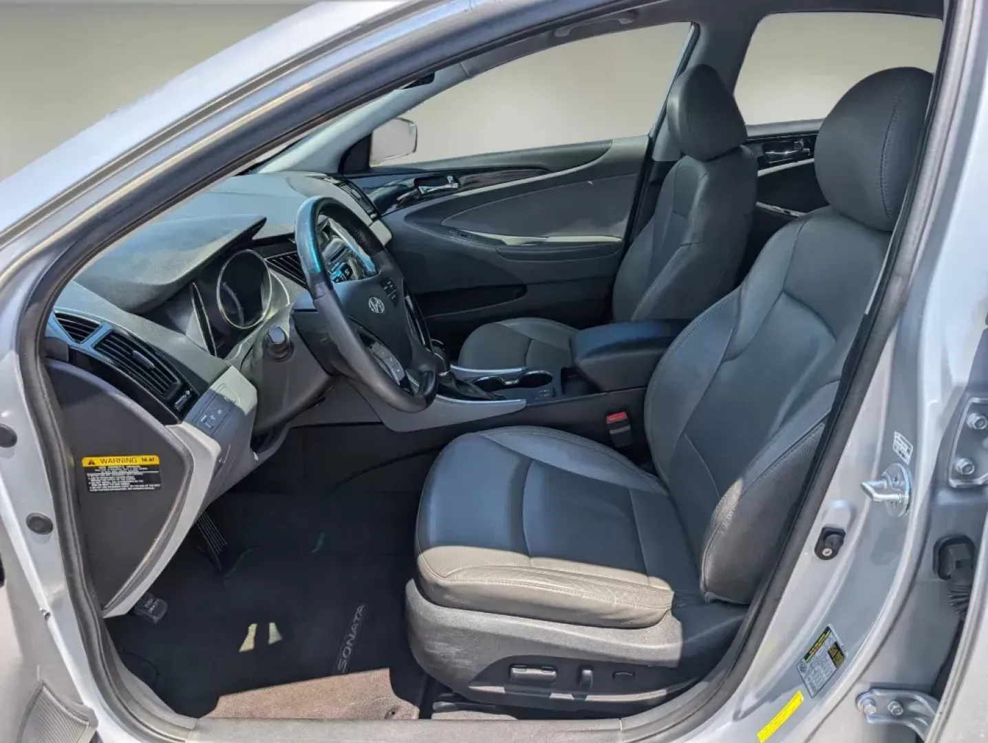 2012 /Gray Hyundai Sonata 2.4L Limited (5NPEC4AC4CH) with an Gas I4 2.4L/144 engine, 6-Speed Automatic w/manual shift transmission, located at 3959 U.S. 80 W, Phenix City, AL, 36870, (334) 297-4885, 32.469296, -85.135185 - 2012 Hyundai Sonata 2.4L Limited - Photo#8
