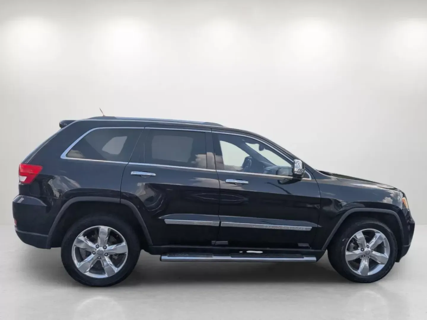 2012 /Black/New Saddle Jeep Grand Cherokee Overland Summit (1C4RJECT6CC) with an Other engine, located at 804 22nd Ave, Phenix City, AL, 36870, (334) 297-1860, 32.484749, -85.024475 - **Conquer the Road with the 2012 Jeep Grand Cherokee Overland Summit! Ideal for Your Next Adventure!**<br /> <br /> Are you ready to elevate your driving experience? The 2012 Jeep Grand Cherokee Overland Summit is the perfect companion for those who crave adventure without sacrificing comfort. Wheth - Photo#3