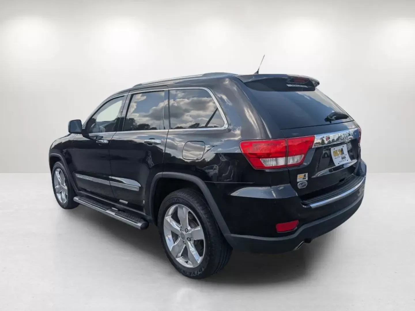 2012 /Black/New Saddle Jeep Grand Cherokee Overland Summit (1C4RJECT6CC) with an Other engine, located at 804 22nd Ave, Phenix City, AL, 36870, (334) 297-1860, 32.484749, -85.024475 - **Conquer the Road with the 2012 Jeep Grand Cherokee Overland Summit! Ideal for Your Next Adventure!**<br /> <br /> Are you ready to elevate your driving experience? The 2012 Jeep Grand Cherokee Overland Summit is the perfect companion for those who crave adventure without sacrificing comfort. Wheth - Photo#6
